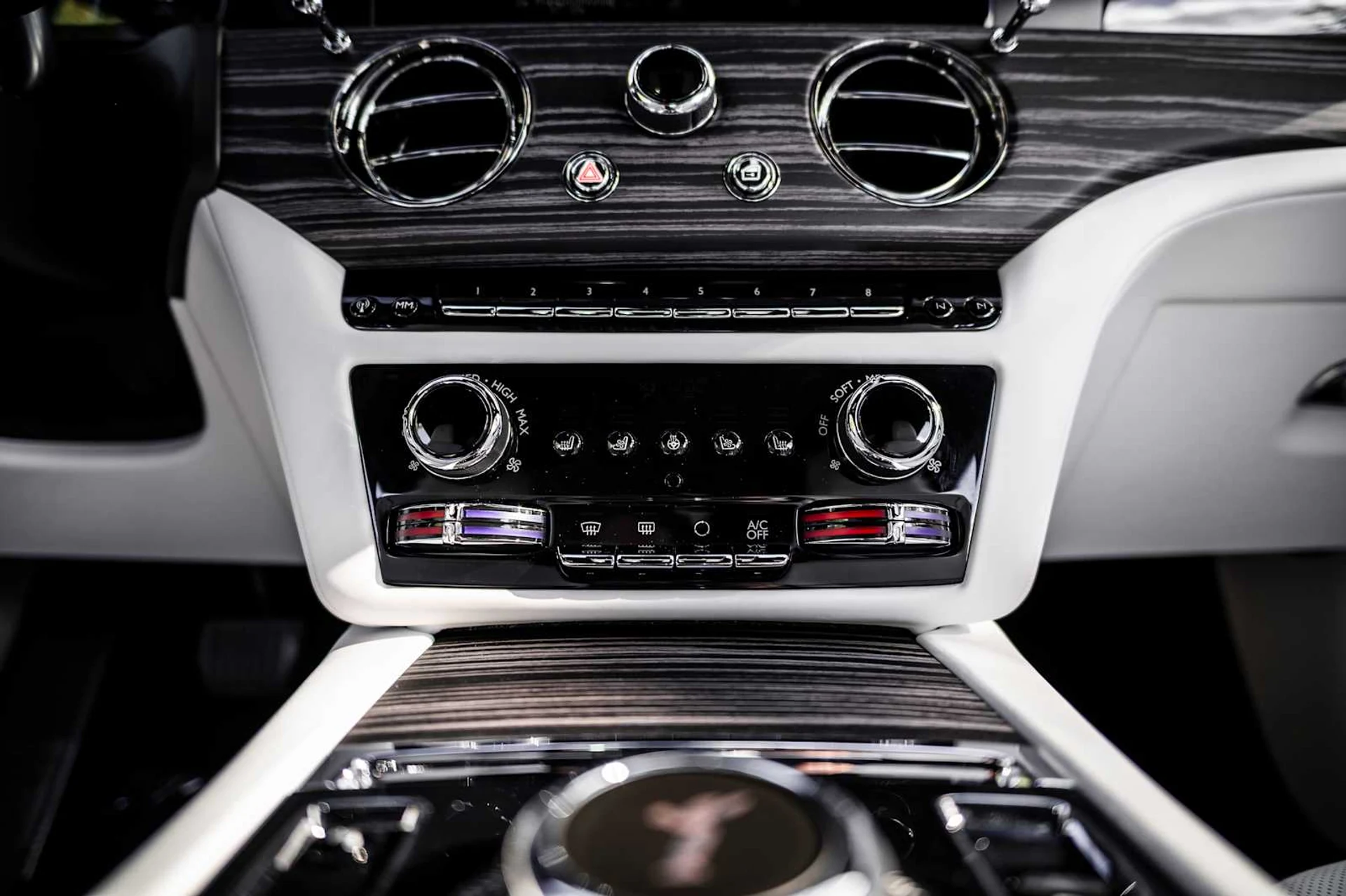 mph052_1820547615_13db5f55097c5a73cb84aee32827e140x_087bf84942