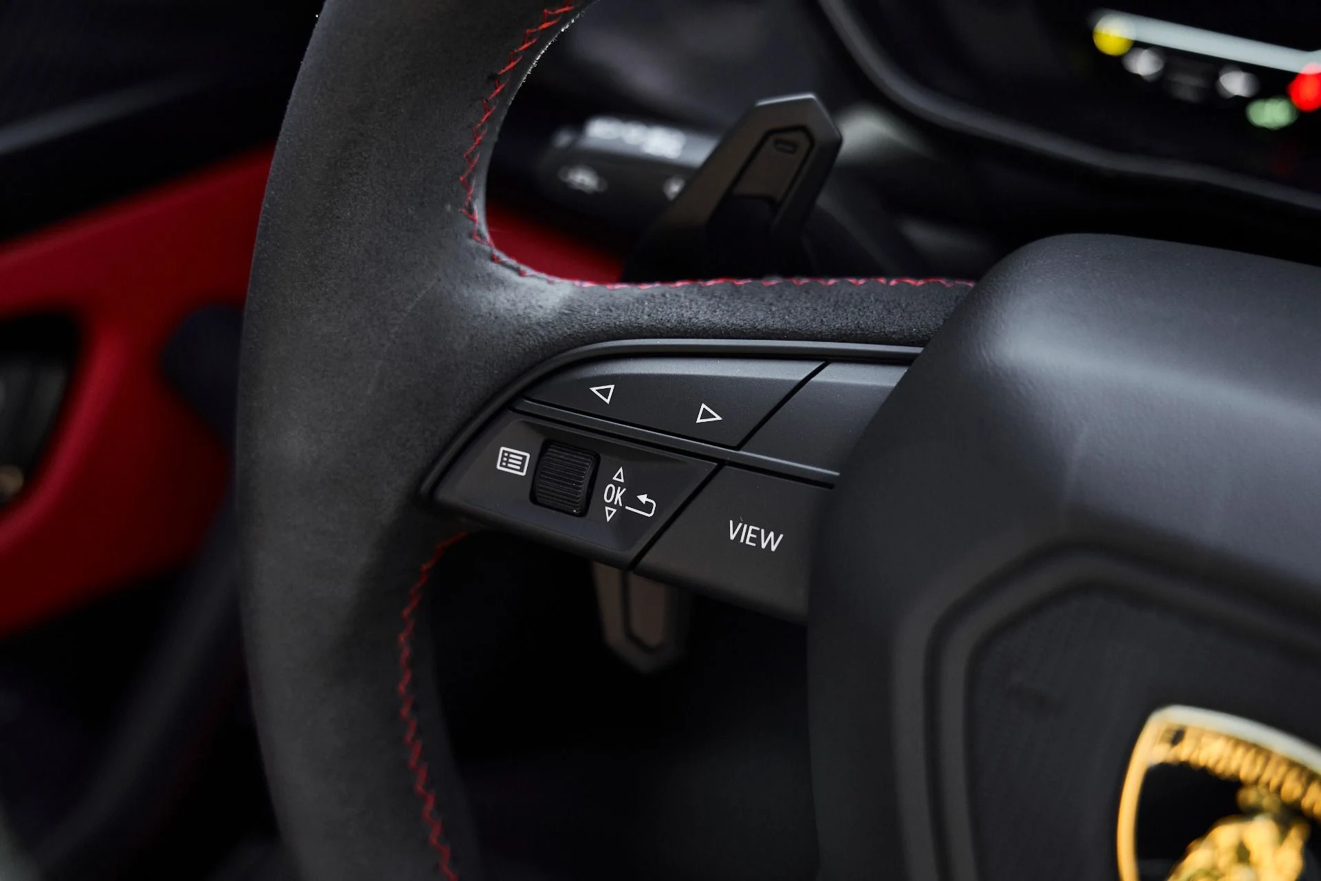 mph052_1829759510_Used_2025_Lamborghini_Urus_SE_1778289254_cf873a0209