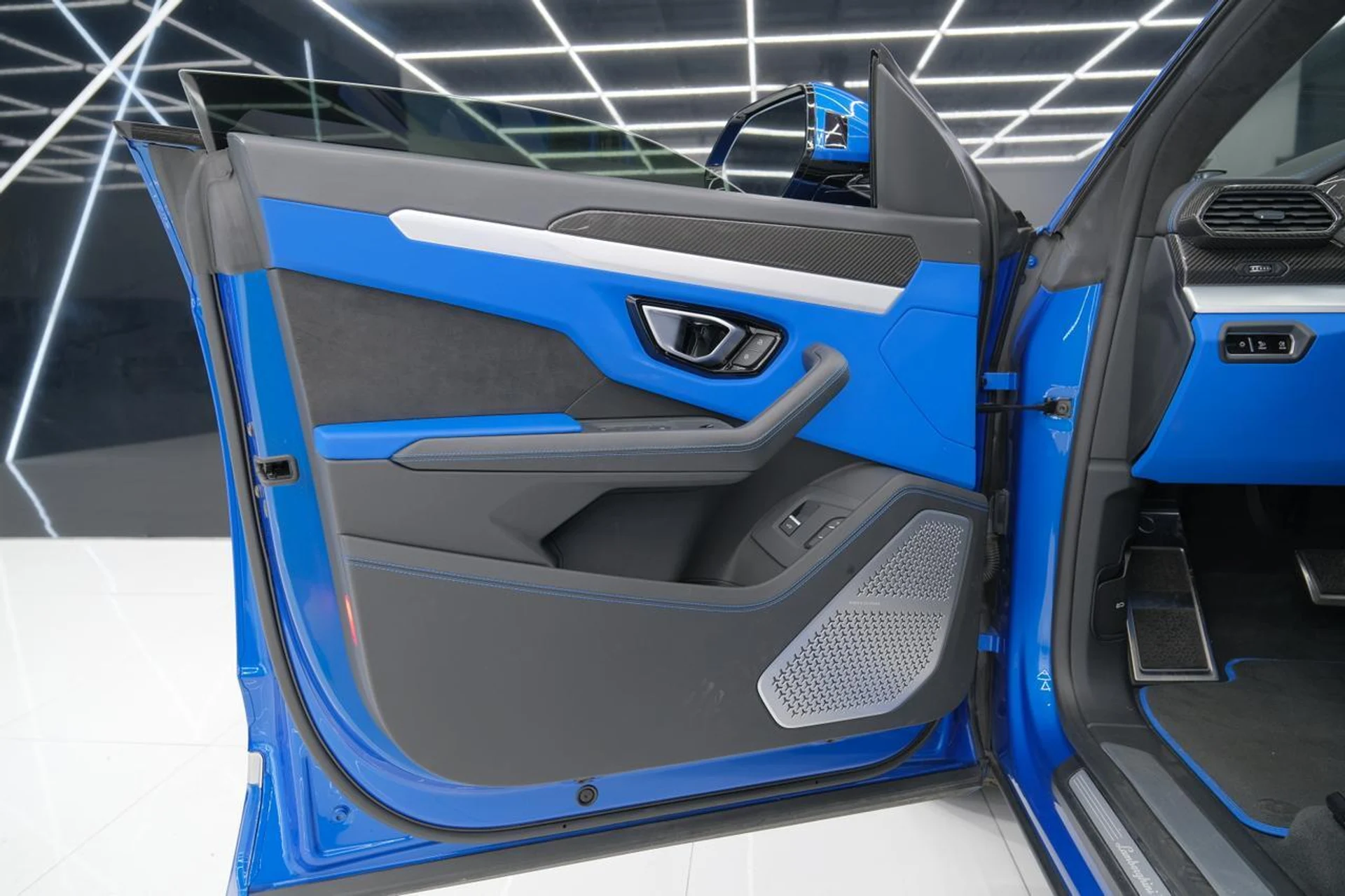 mph052_1842475170_546060986721ac15a5f9b357c11a9e04_307b328403