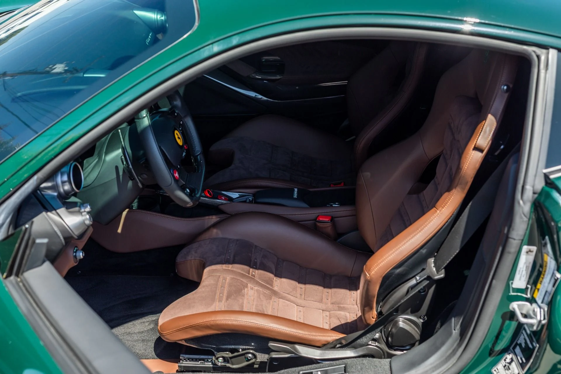 mph052_1875795416_Used_2022_Ferrari_F8_Tributo_1744415629_8224e4594c