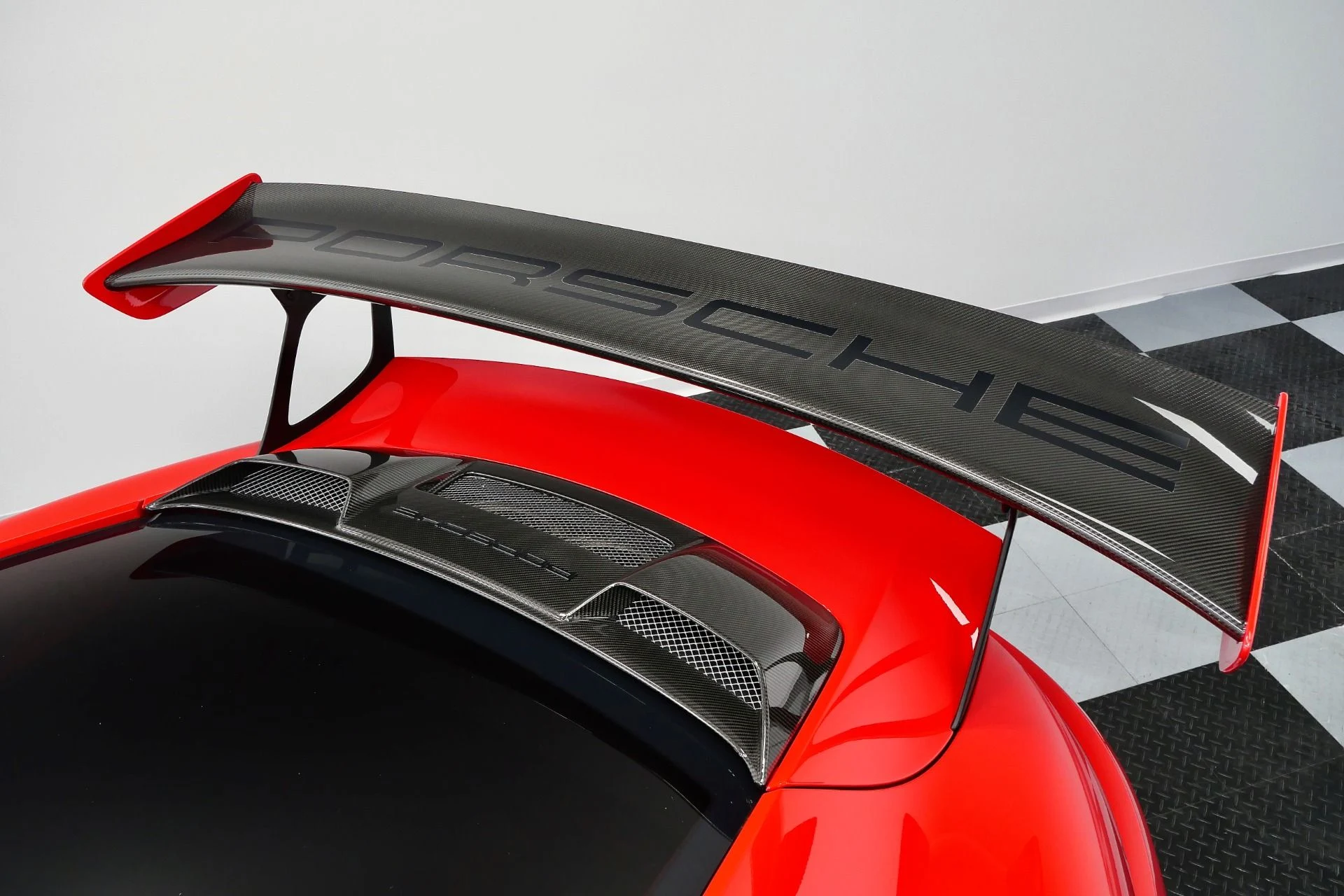 mph052_1887955352_Used_2018_Porsche_911_GT_2_RS_Weissach_Package_Front_Axle_Lift_1770139767_e19c97fdd7