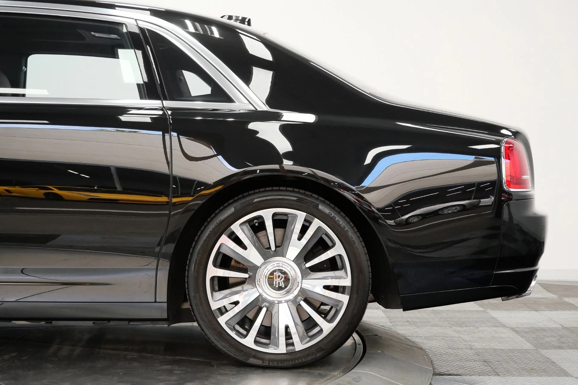 mph052_1894785081_Used_2019_Rolls_Royce_Ghost_EWB_Long_Wheelbase_Model_430_K_MSRP_Low_Miles_1788191510_8ec0f64ef6