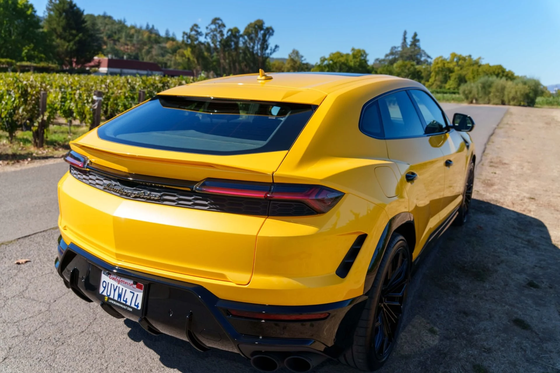 mph052_1926743371_Used_2025_Lamborghini_Urus_SE_1759793263_6c2c69605e