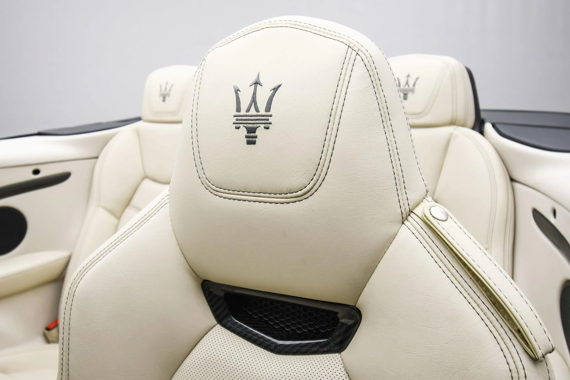 mph052_2010931417_Used_2018_Maserati_Gran_Turismo_Convertible_MC_1755159443_36056a24e3