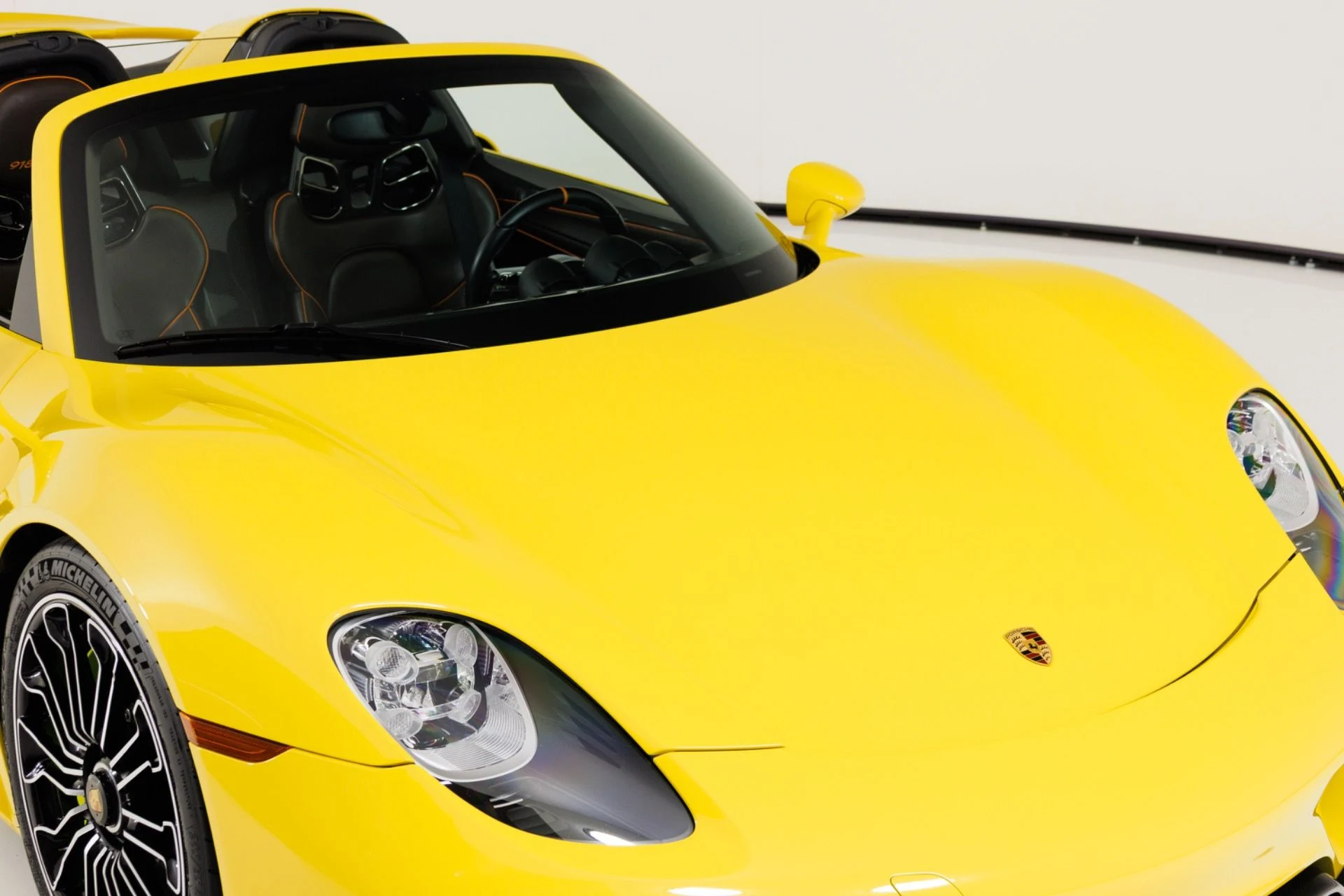mph052_20422259_Used_2015_Porsche_918_Spyder_1789427639_98024ce165