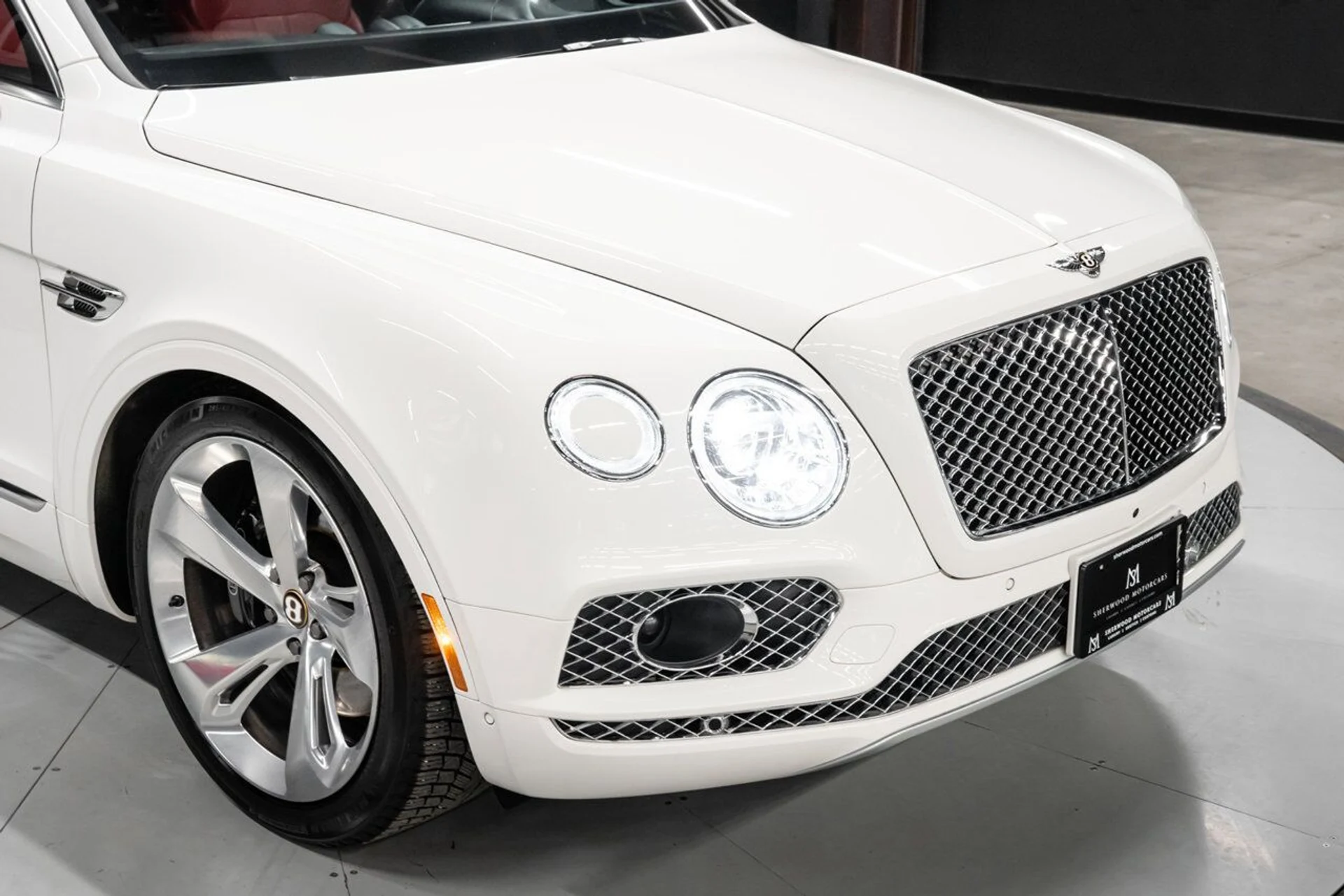 mph052_2049659251_bentley_bentayga_2019_ee76fdc00a