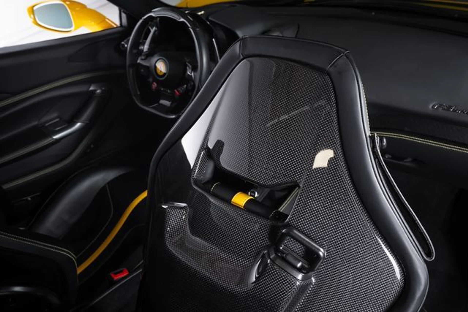 mph052_2051262543_f5d8789b21ad07c245181d727ea37710x_1f4a57d030