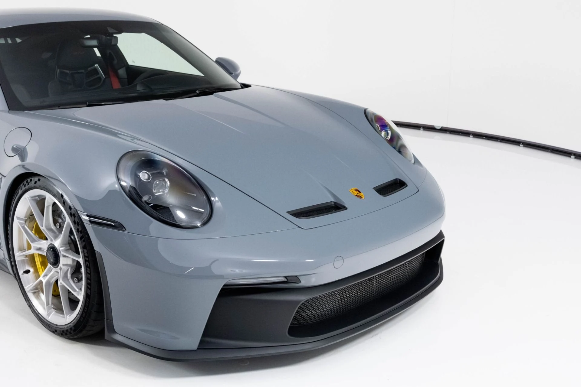 mph052_2067728984_Used_2024_Porsche_911_GT_3_1760998093_fef327ff27
