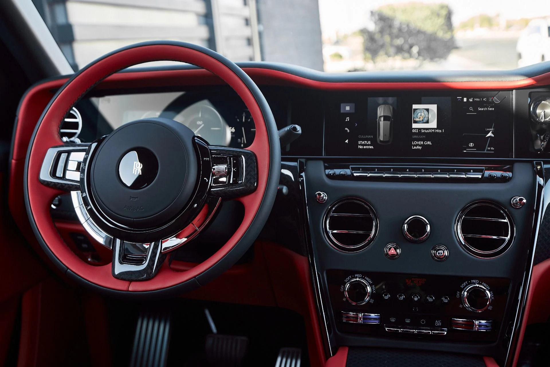 mph052_2099116782_Used_2025_Rolls_Royce_Cullinan_Black_Badge_1763084620_dc8a0b53af