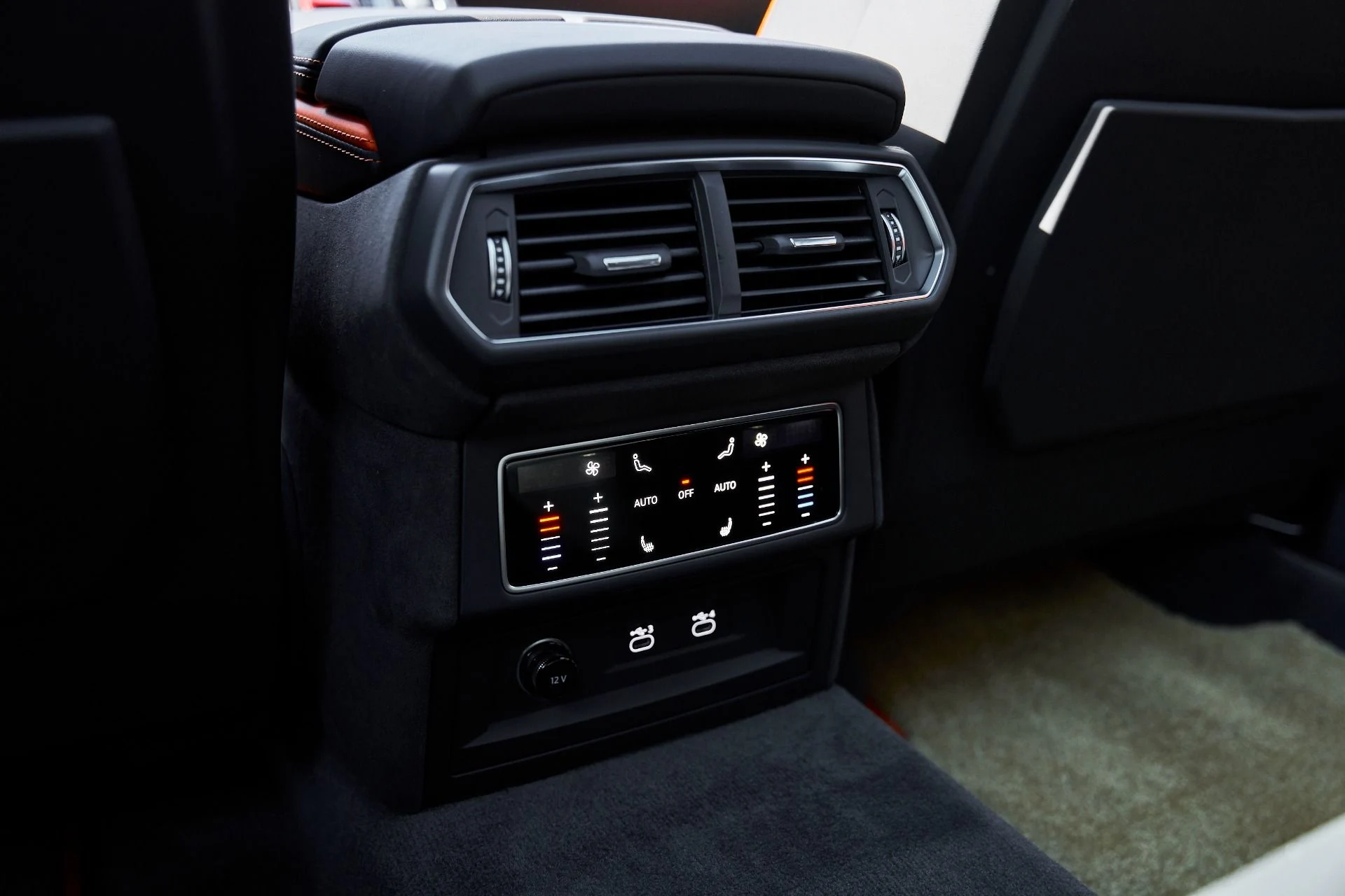 mph052_2141360880_Used_2025_Lamborghini_Urus_SE_1770086505_9905bced2c