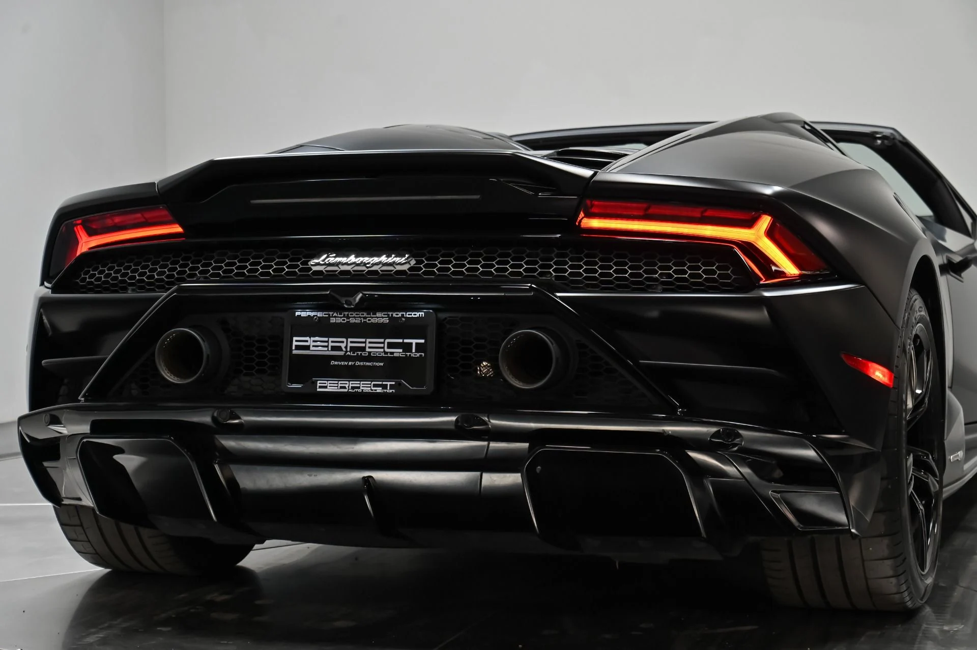 mph052_2150084234_Used_2021_Lamborghini_Huracan_EVO_Base_1754943417_cfe605c16e