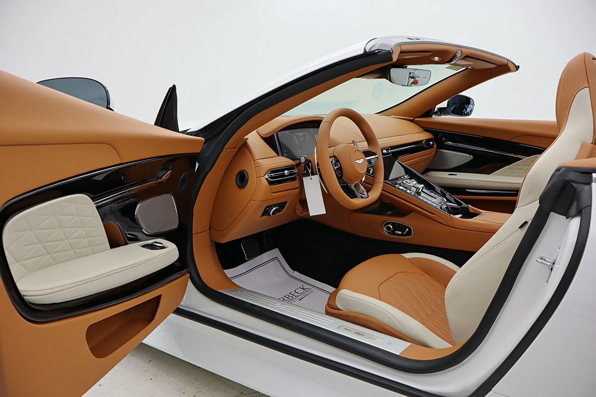 mph052_2158301492_New_2026_Aston_Martin_DB_12_Volante_b91b6a643c