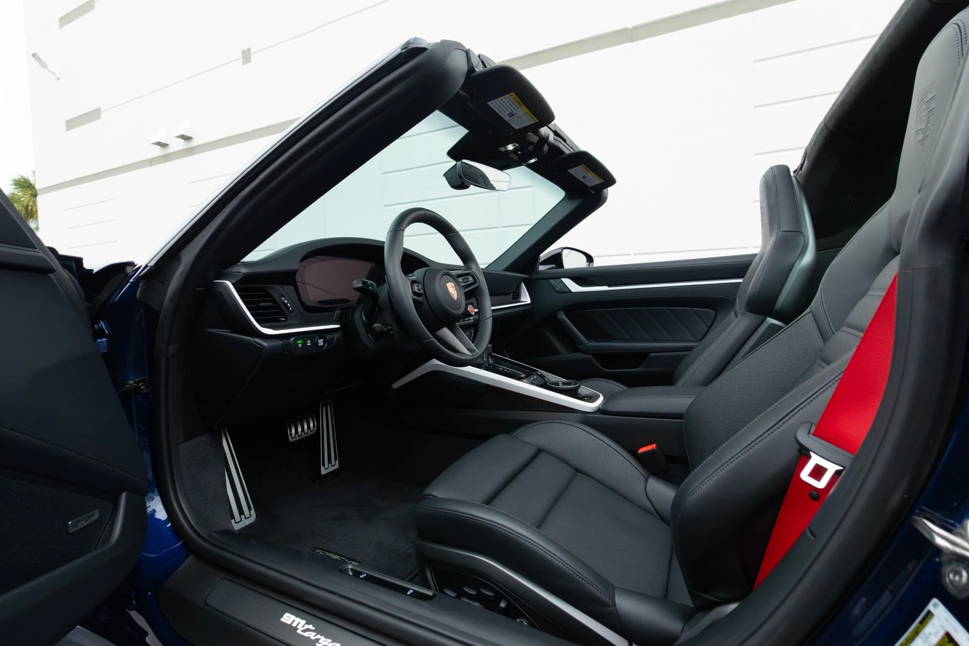 mph052_2181509394_Used_2025_Porsche_911_Targa_4_GTS_1769107430_34ae6e66e3