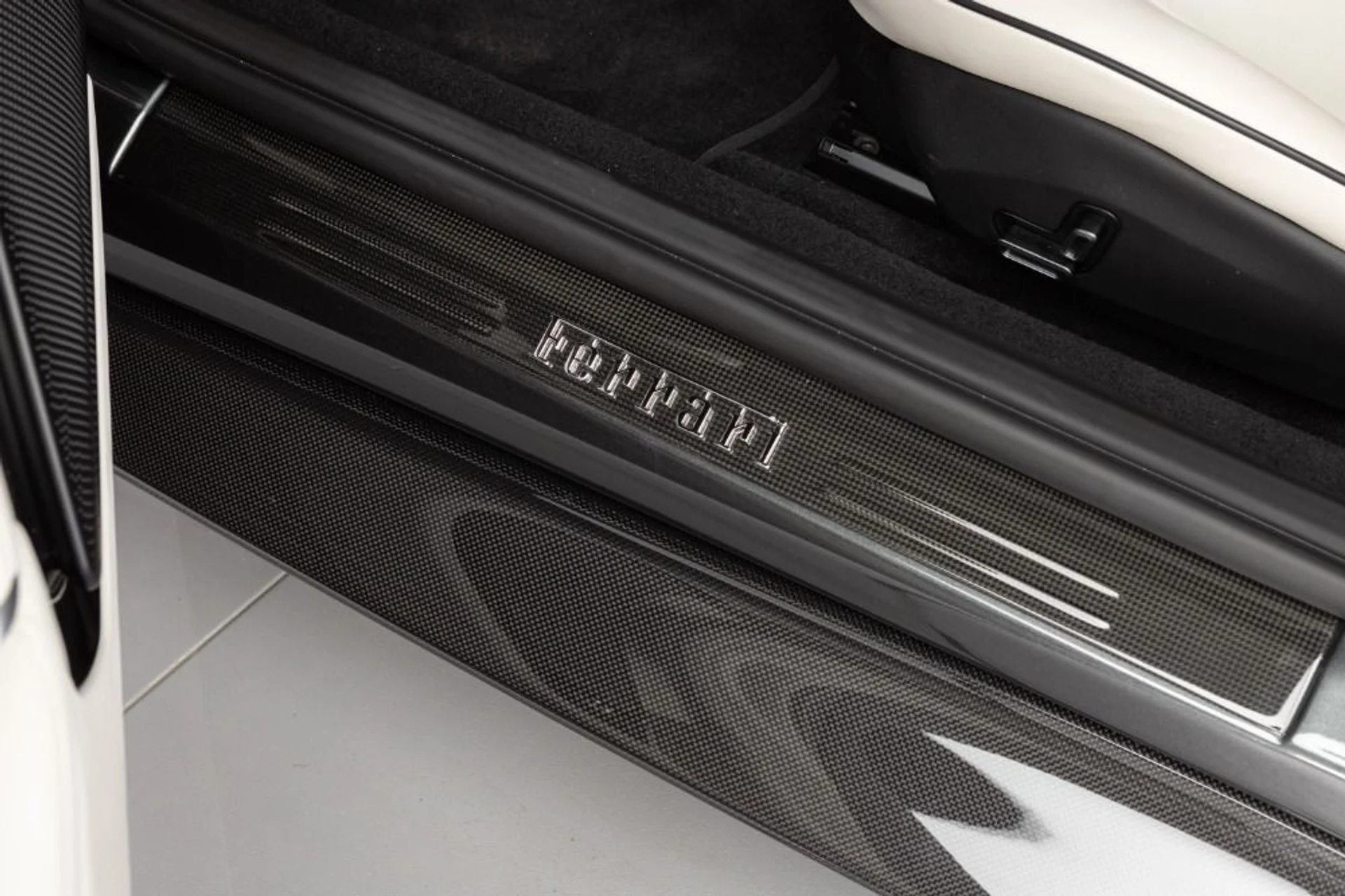 mph052_2190136322_Used_2024_Ferrari_Roma_Spider_28ecefe656