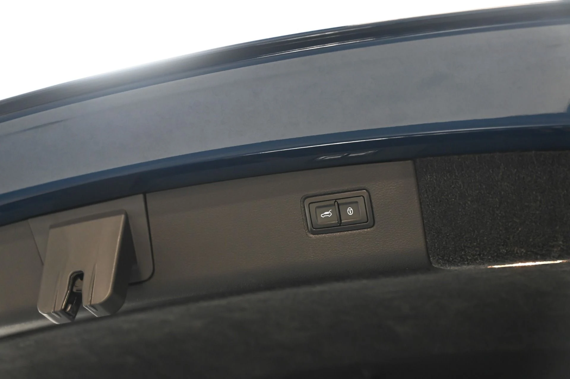 mph052_2211736914_Used_2018_Bentley_Bentayga_W12_1758835107_7f0e35946c