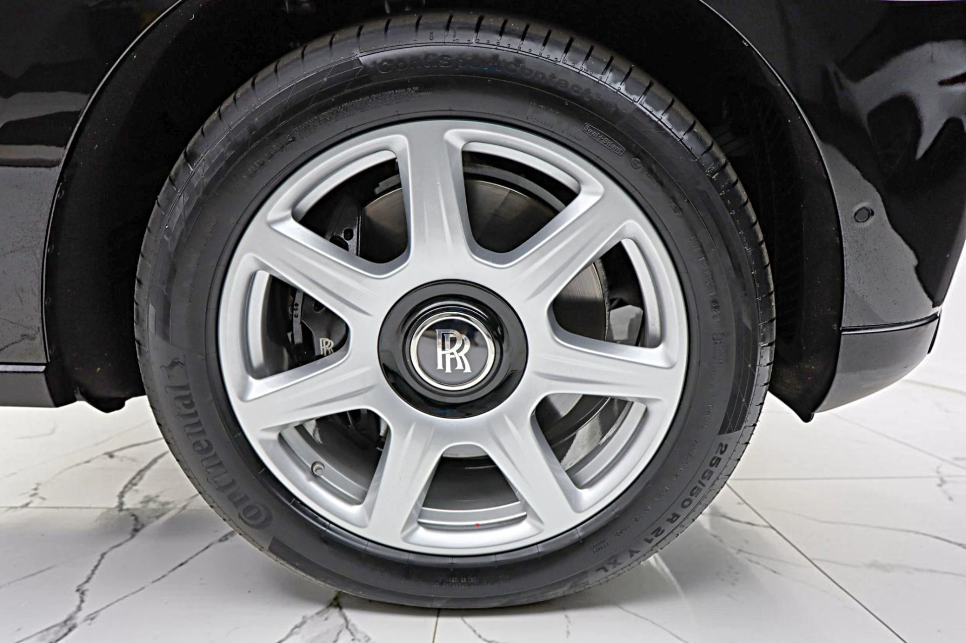 mph052_2212974812_Used_2019_Rolls_Royce_Cullinan_c780681abc
