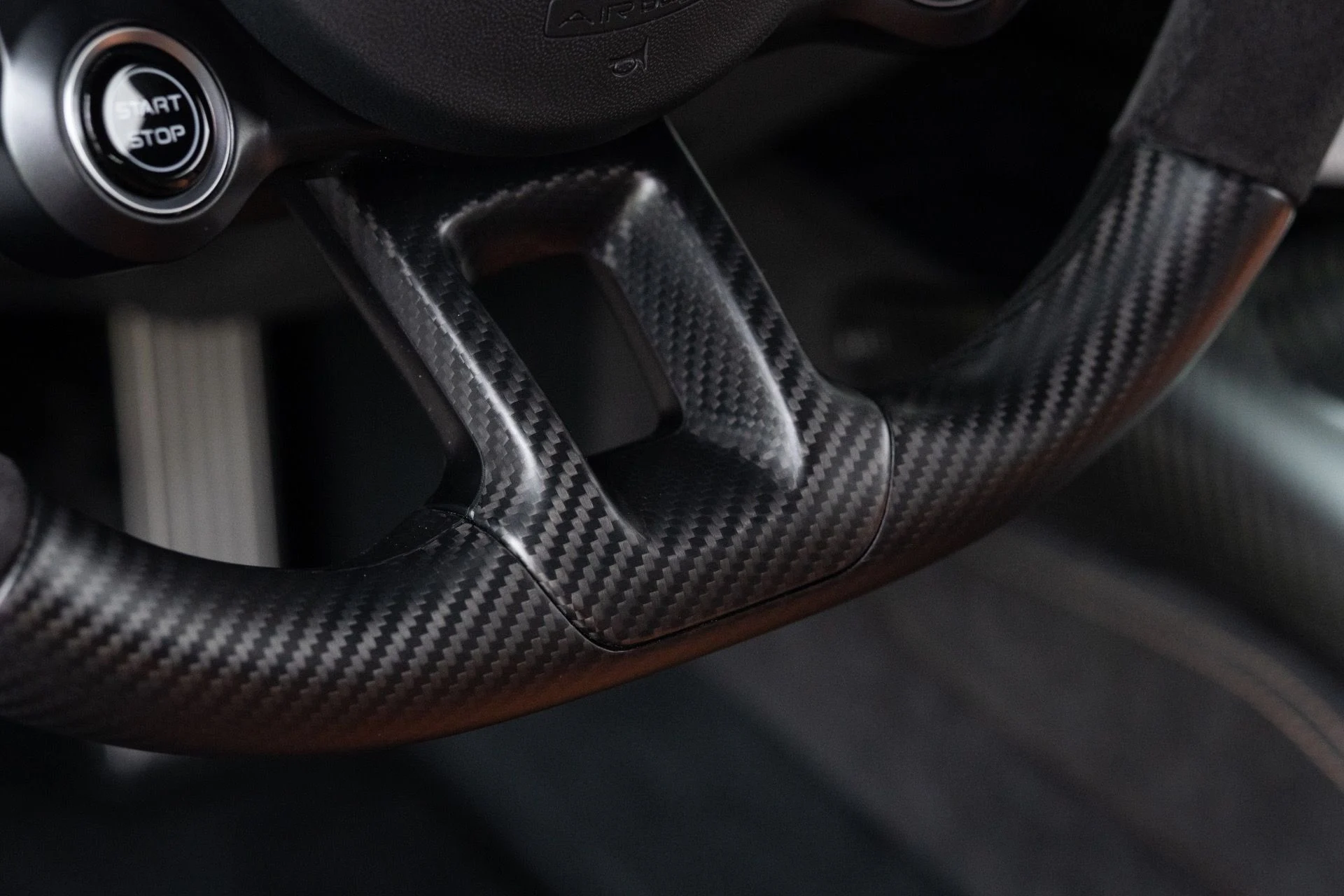 mph052_2219394086_Used_2022_Maserati_MC_20_1777083905_b9a7190b92