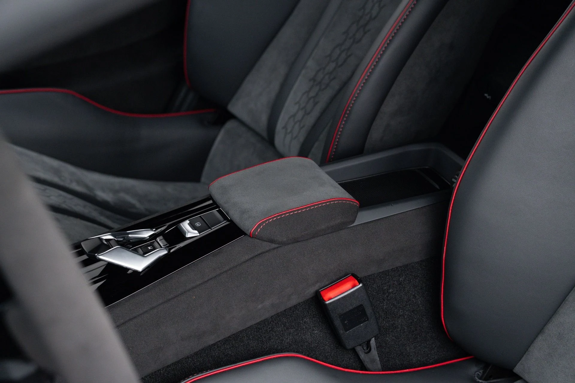 mph052_2234954133_Used_2024_Lamborghini_Huracan_Sterrato_1775279109_52996191ae