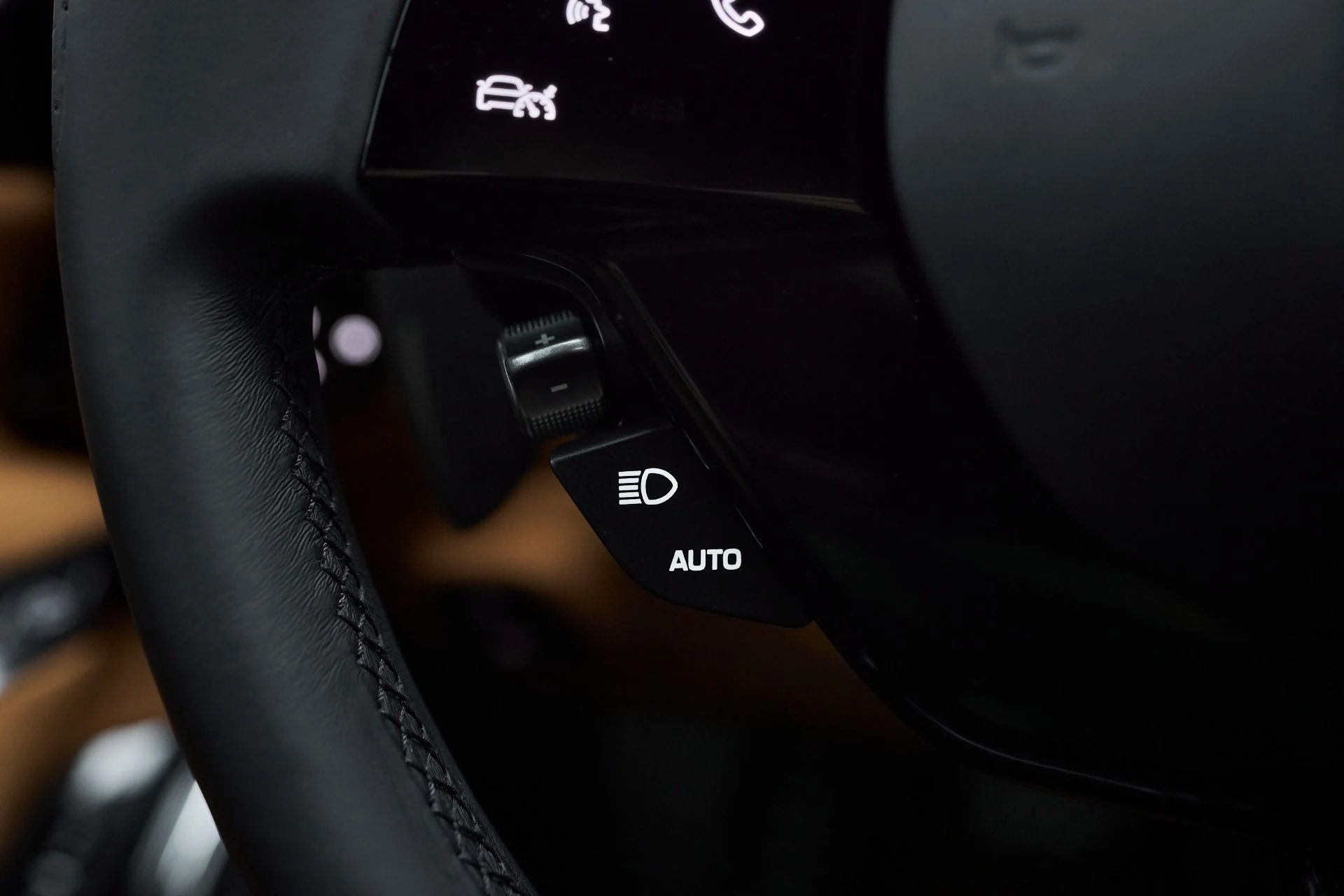 mph052_2243481973_Used_2023_Ferrari_Roma_Base_1761599082_99efeac239