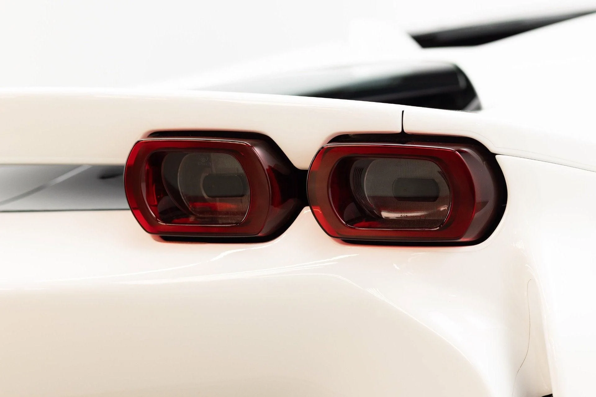 mph052_2248494489_Used_2022_Ferrari_SF_90_Spider_1777382770_c0824a0050