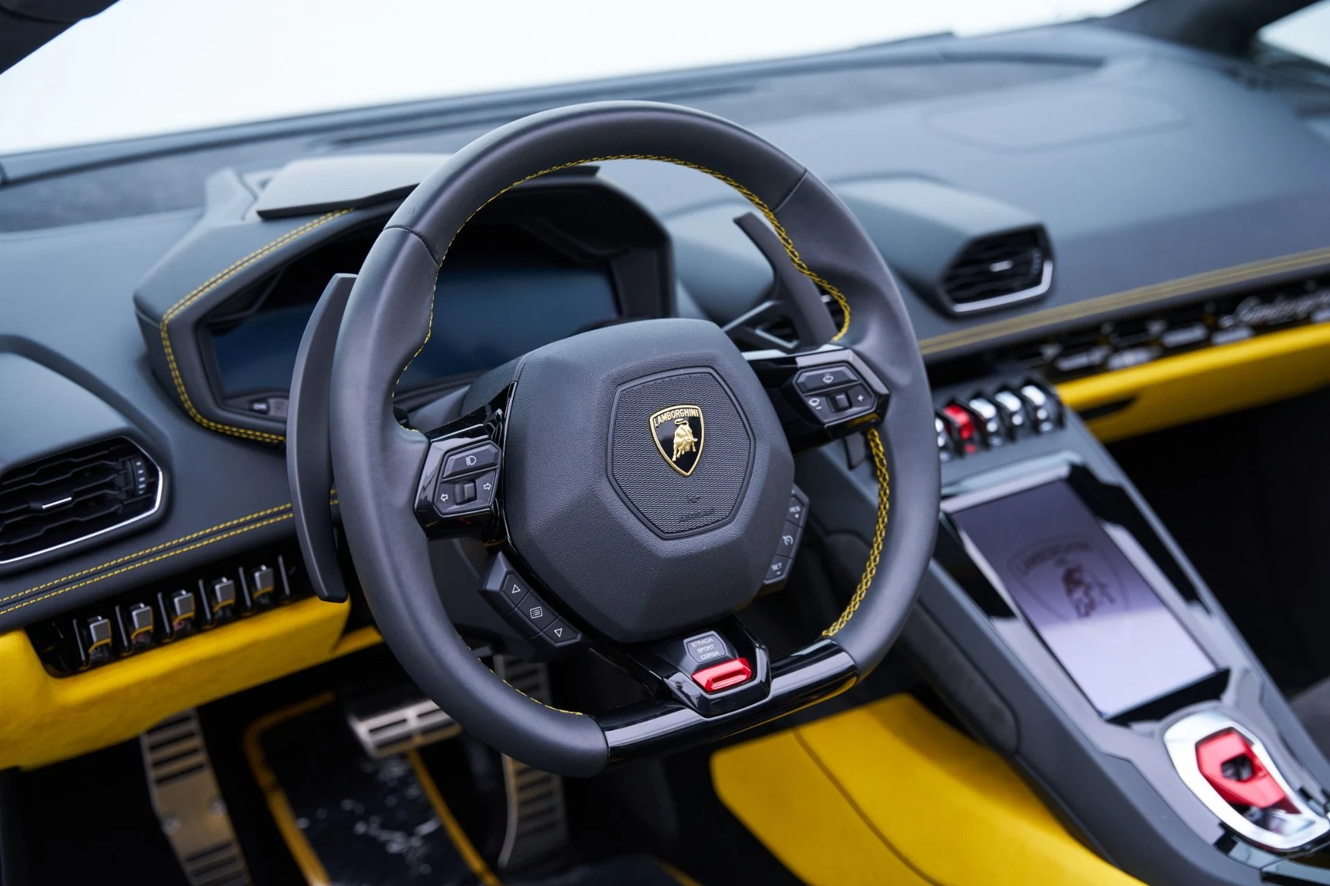 mph052_2263635399_Used_2024_Lamborghini_Huracan_1793135601_ba1d37f41f