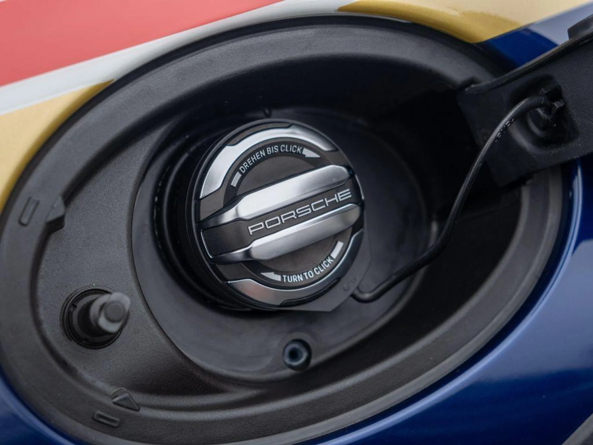 mph052_2294621415_t_RSW_Eg_F6yqclo_Id_4g0dog_UN_1_RU_84185268e5