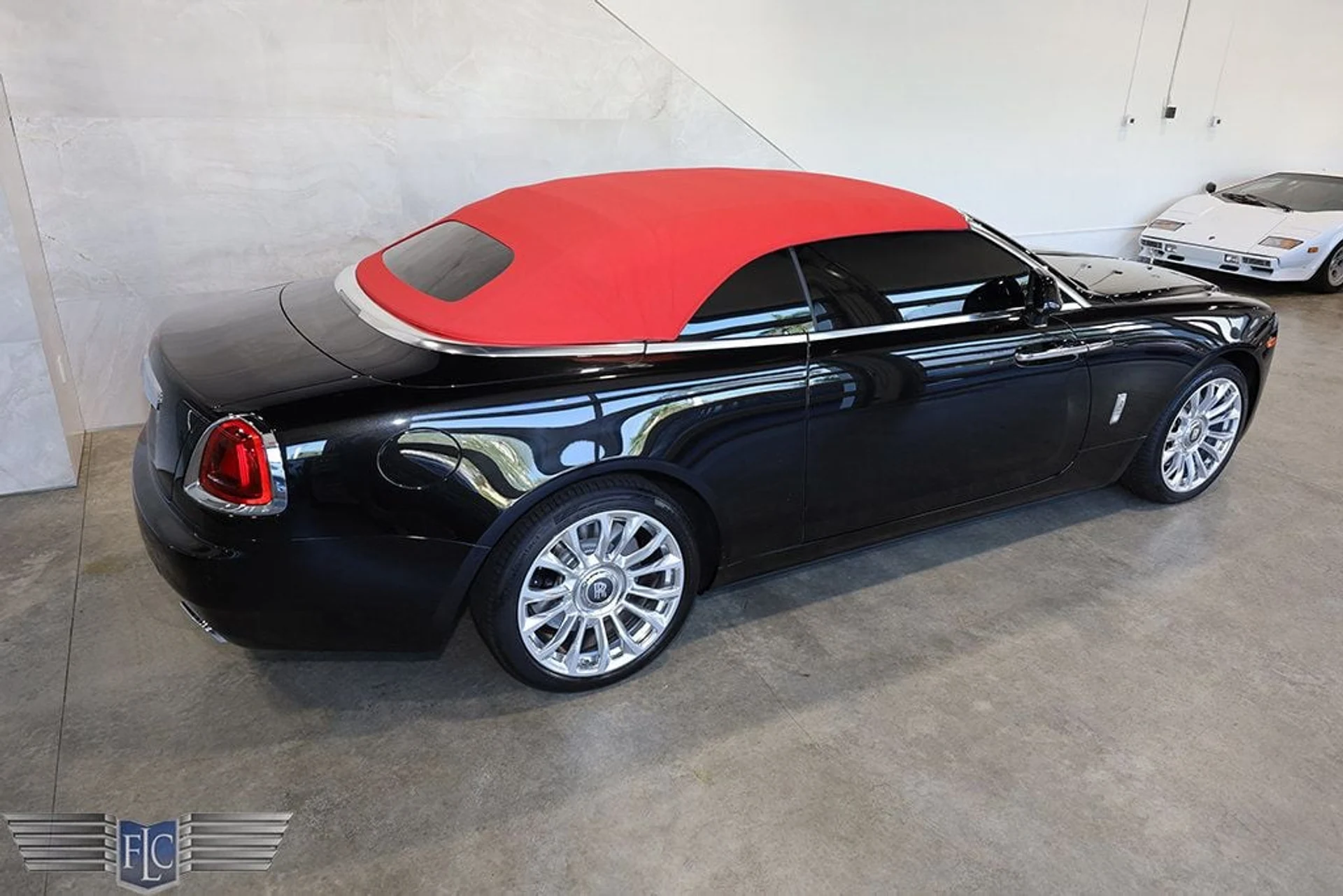 mph052_2338857969_used_2021_rolls_royce_dawn_convertible_9689_22905952_53_1024_d76d7fbe8e