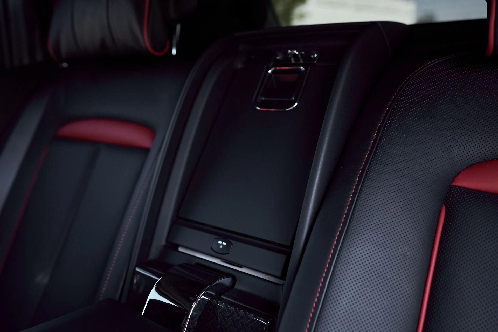 mph052_2355117750_Used_2022_Rolls_Royce_Cullinan_Black_Badge_1764038792_f09afe5e3d