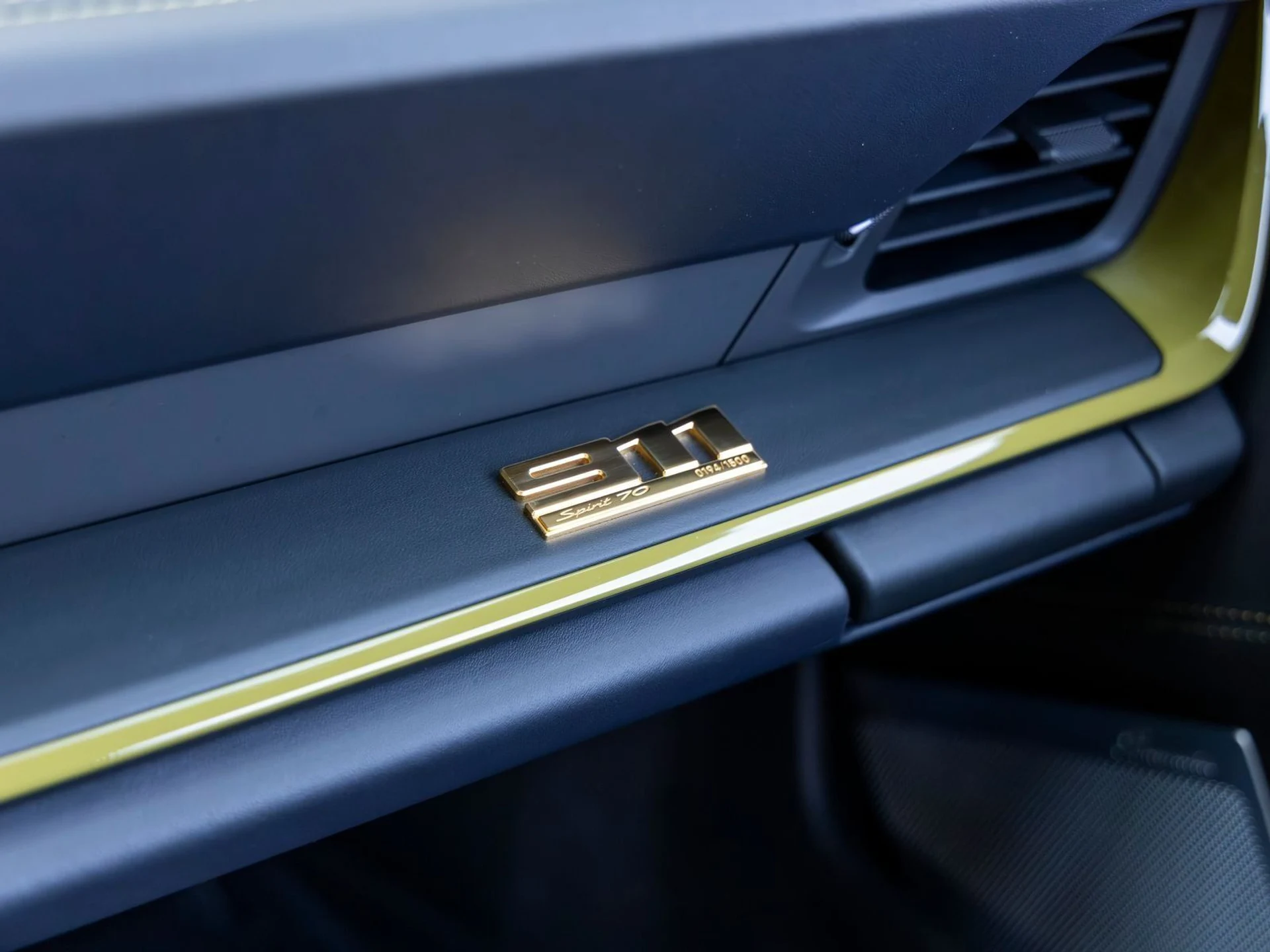 mph052_2392545440_53_e665800ef6