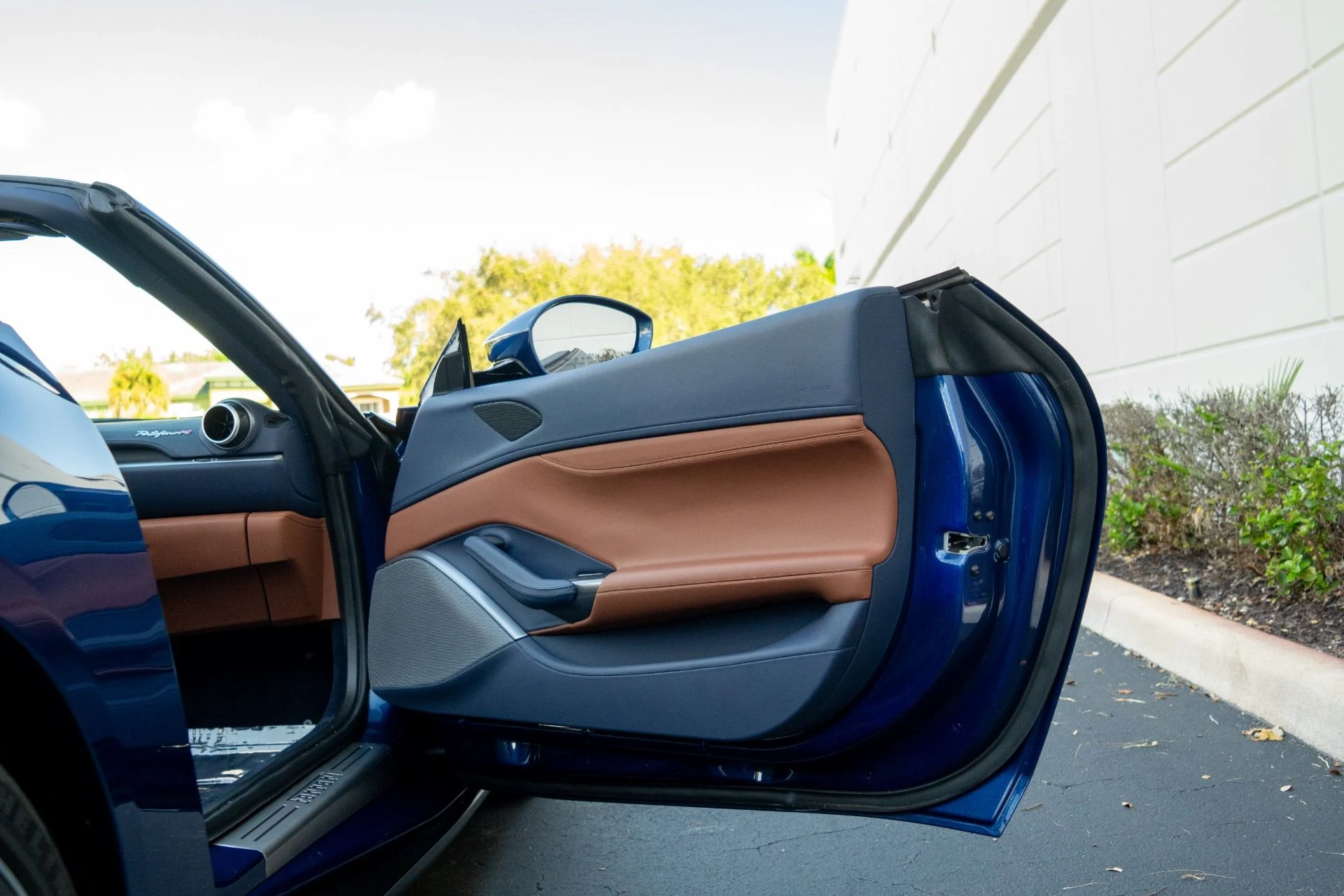 mph052_2396433169_Used_2022_Ferrari_Portofino_M_1761343273_c8e6513a64