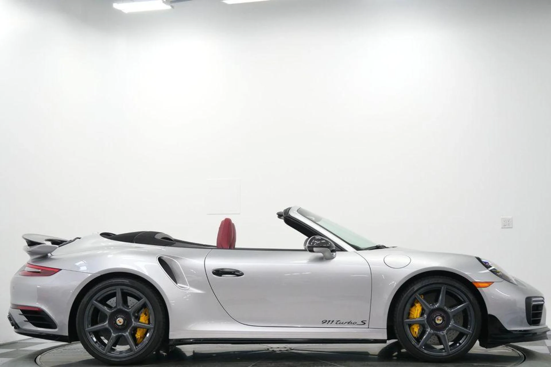 mph052_2401587468_Ju3ss1q89_Vl_Vd_Ye_d_EI_Sr_A2o3_F0_bc2eb0149e