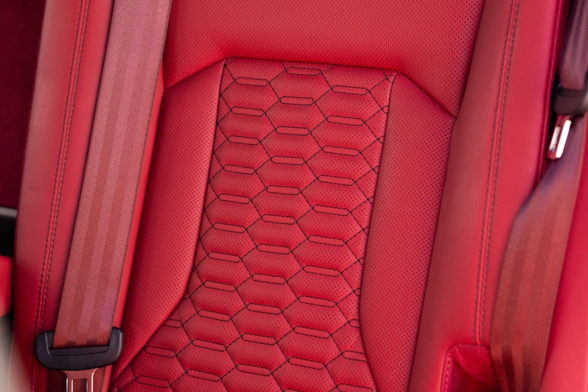 mph052_2404653228_Used_2022_Lamborghini_Urus_1770690392_b39662f8d9