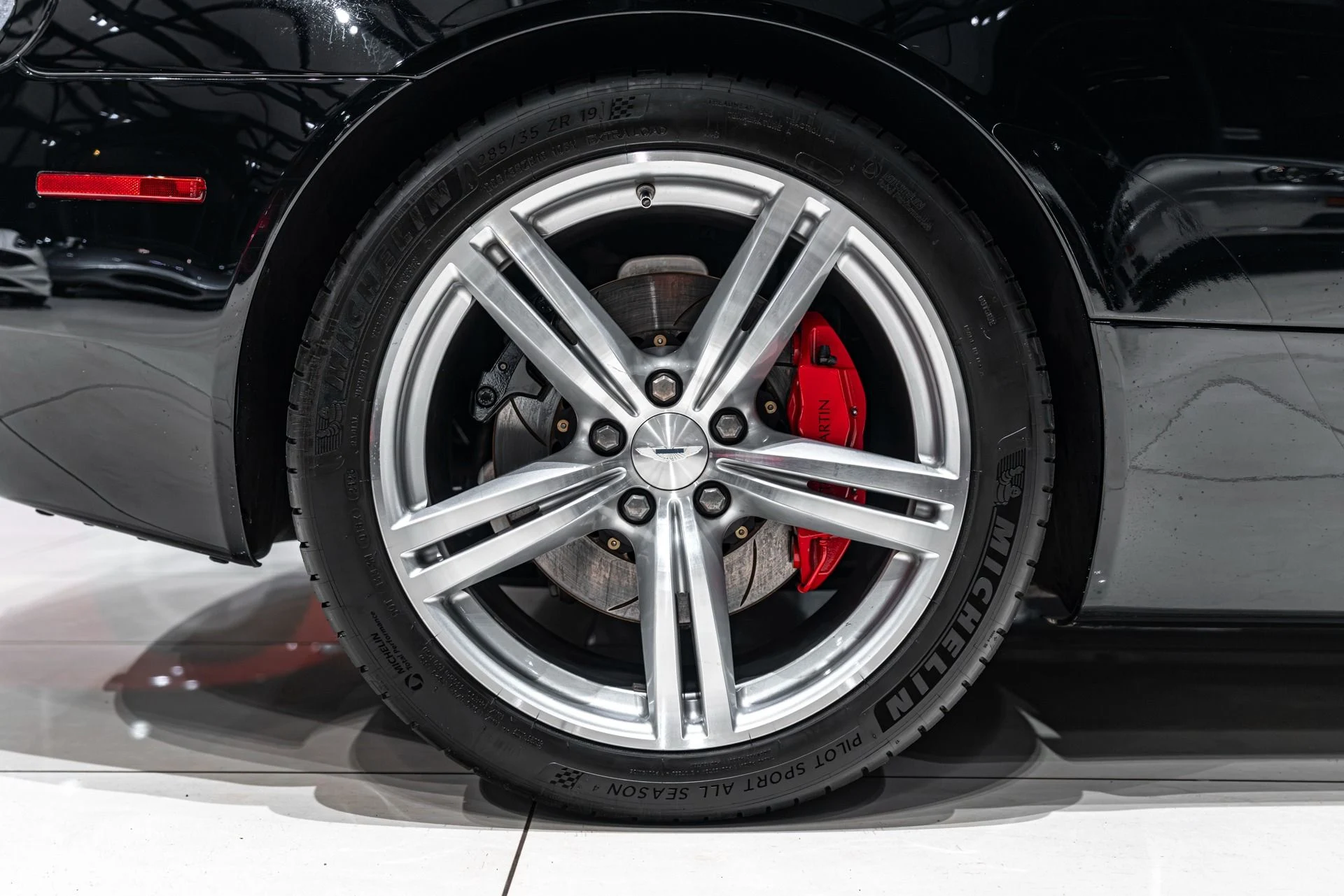 mph052_2413023963_13205_p53_l_12f732555c