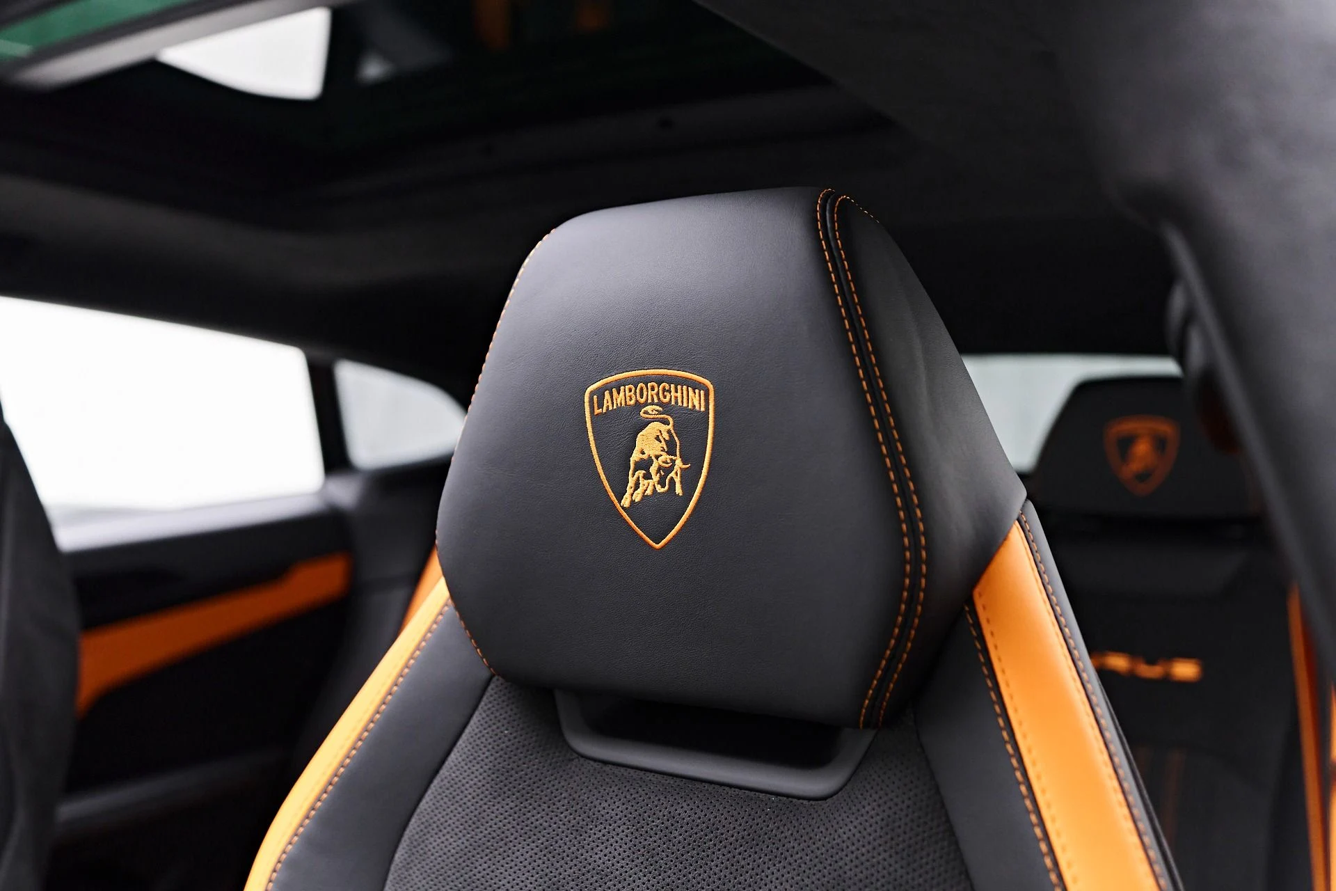 mph052_2427022714_Used_2024_Lamborghini_Urus_S_1759191699_f98d30a3e7
