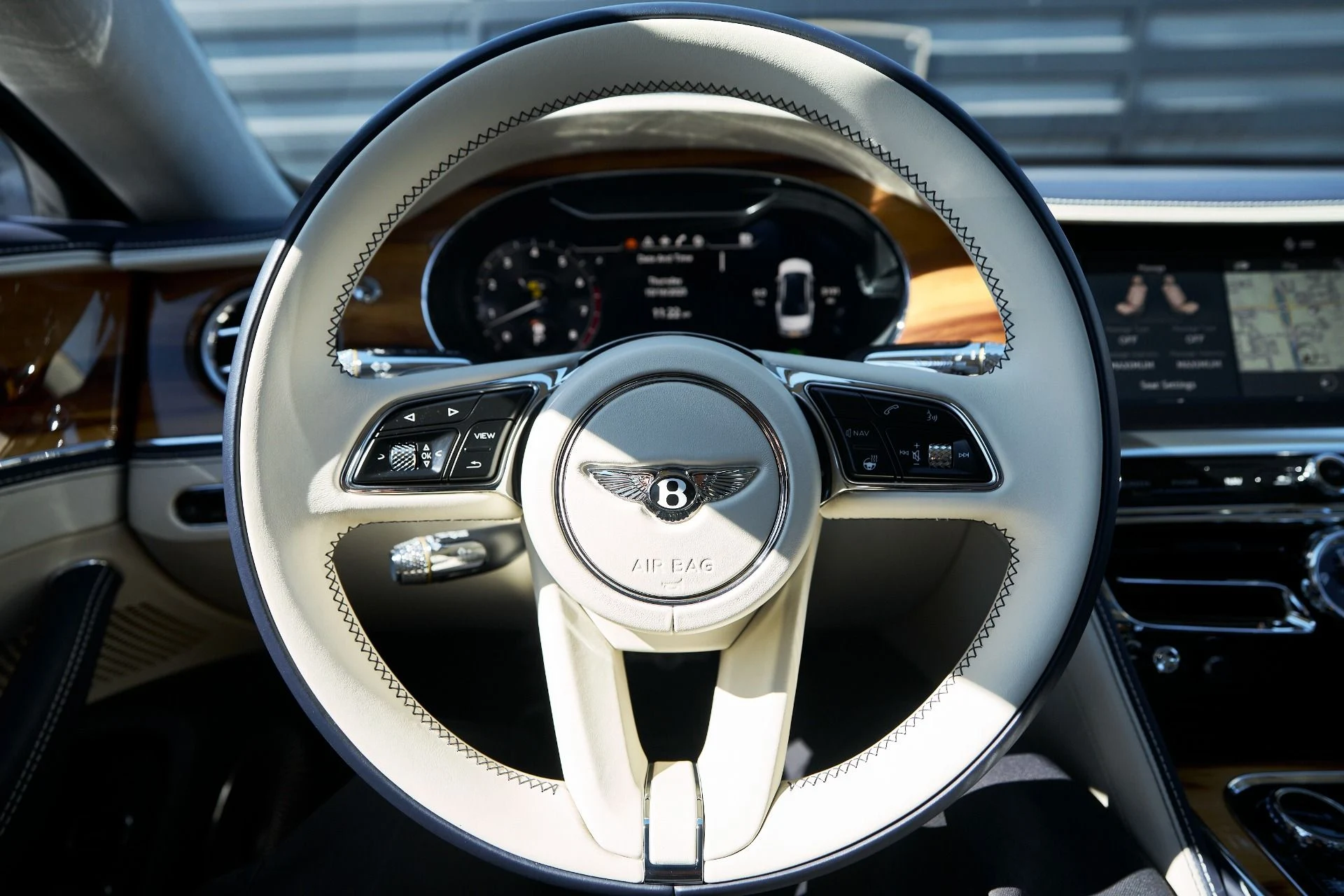 mph052_2429679926_Used_2024_Bentley_Flying_Spur_Mulliner_W12_1760650687_0979f08283