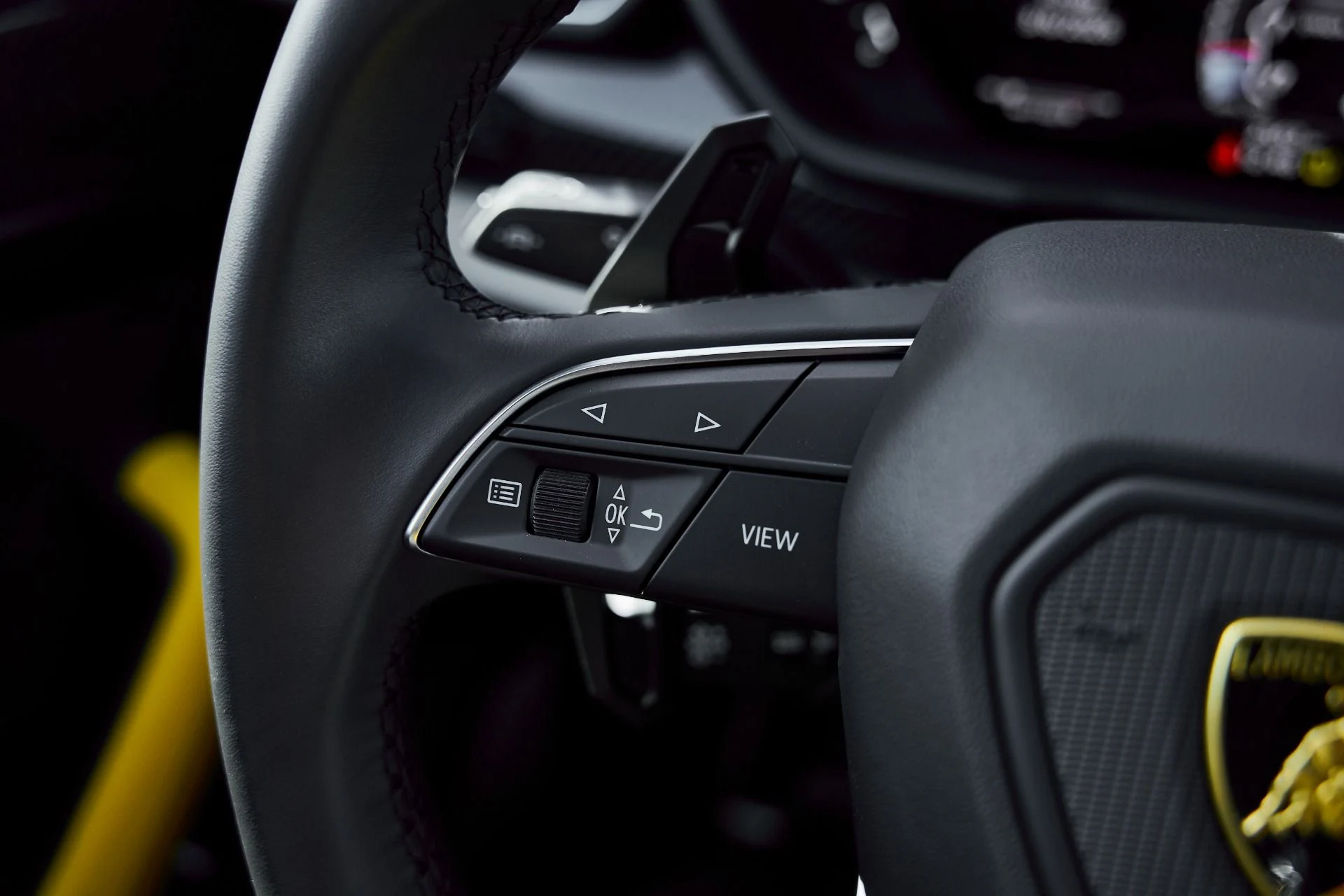 mph052_244122744_Used_2021_Lamborghini_Urus_Pearl_Capsule_1772843542_52af70d630