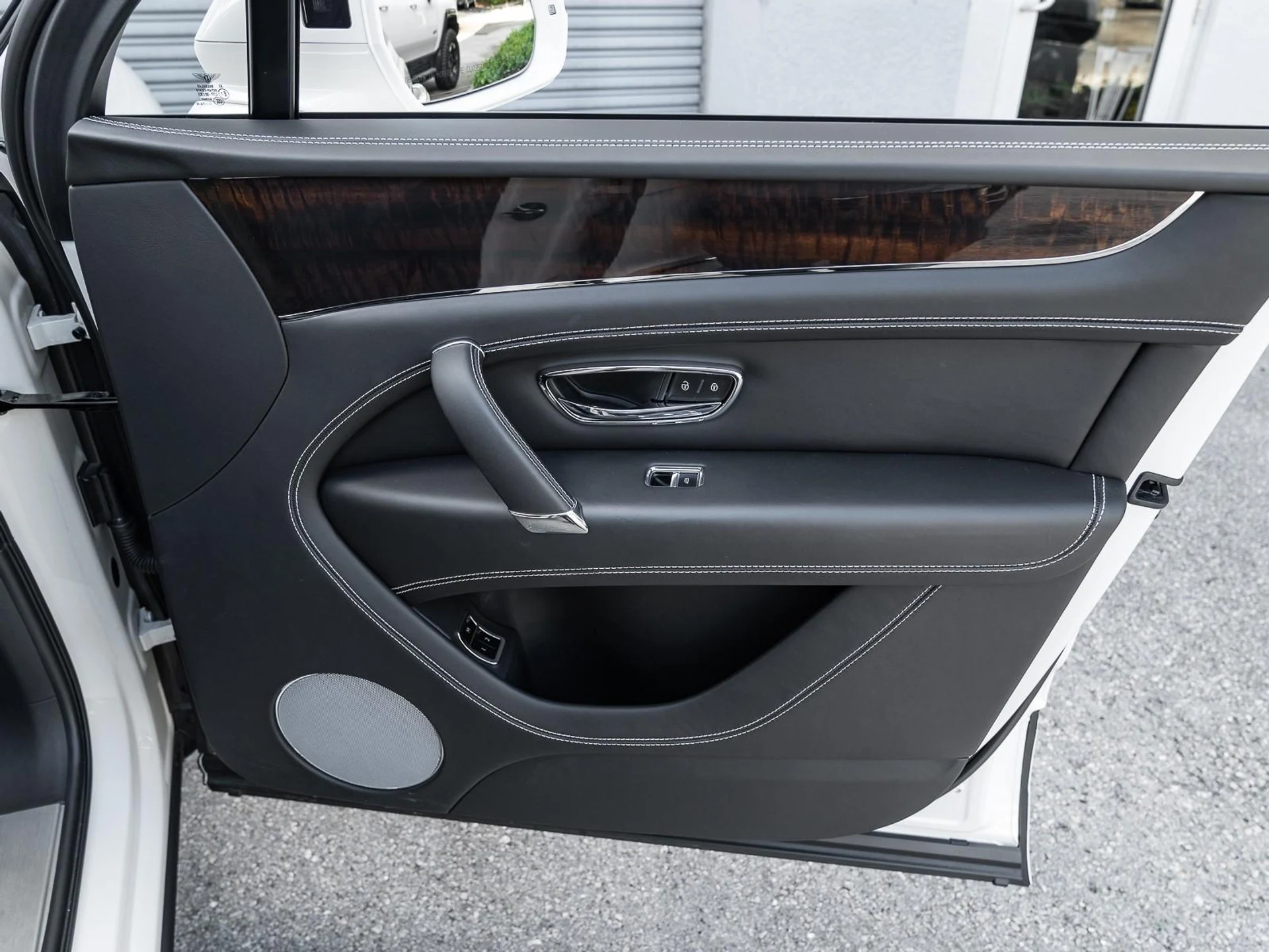 mph052_2484385270_Used_2018_Bentley_Bentayga_W12_Signature_1761171427_3311da045c