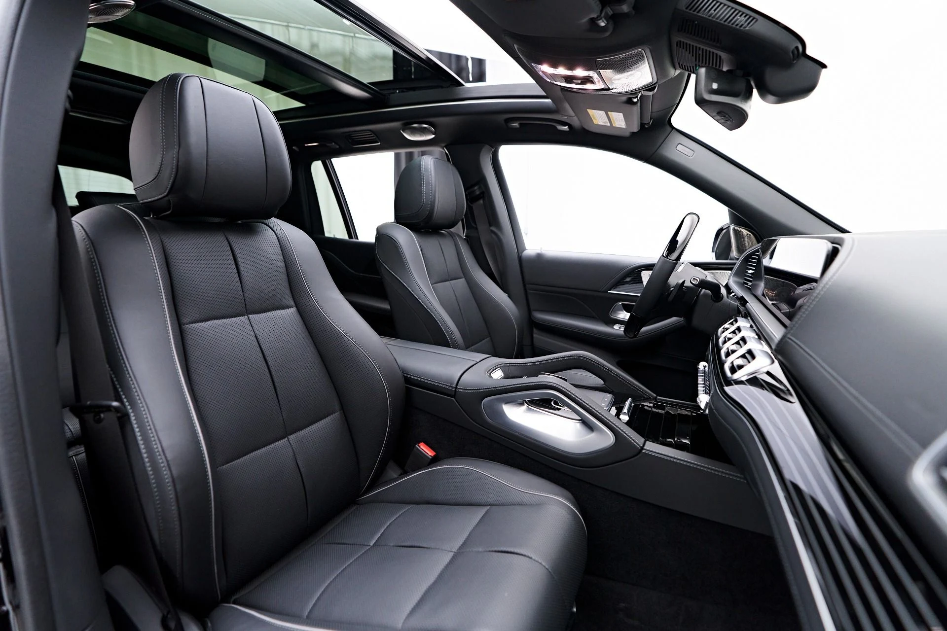 mph052_2512837630_Used_2023_Mercedes_Benz_GLS_Maybach_GLS_600_1762799282_ec0533e101