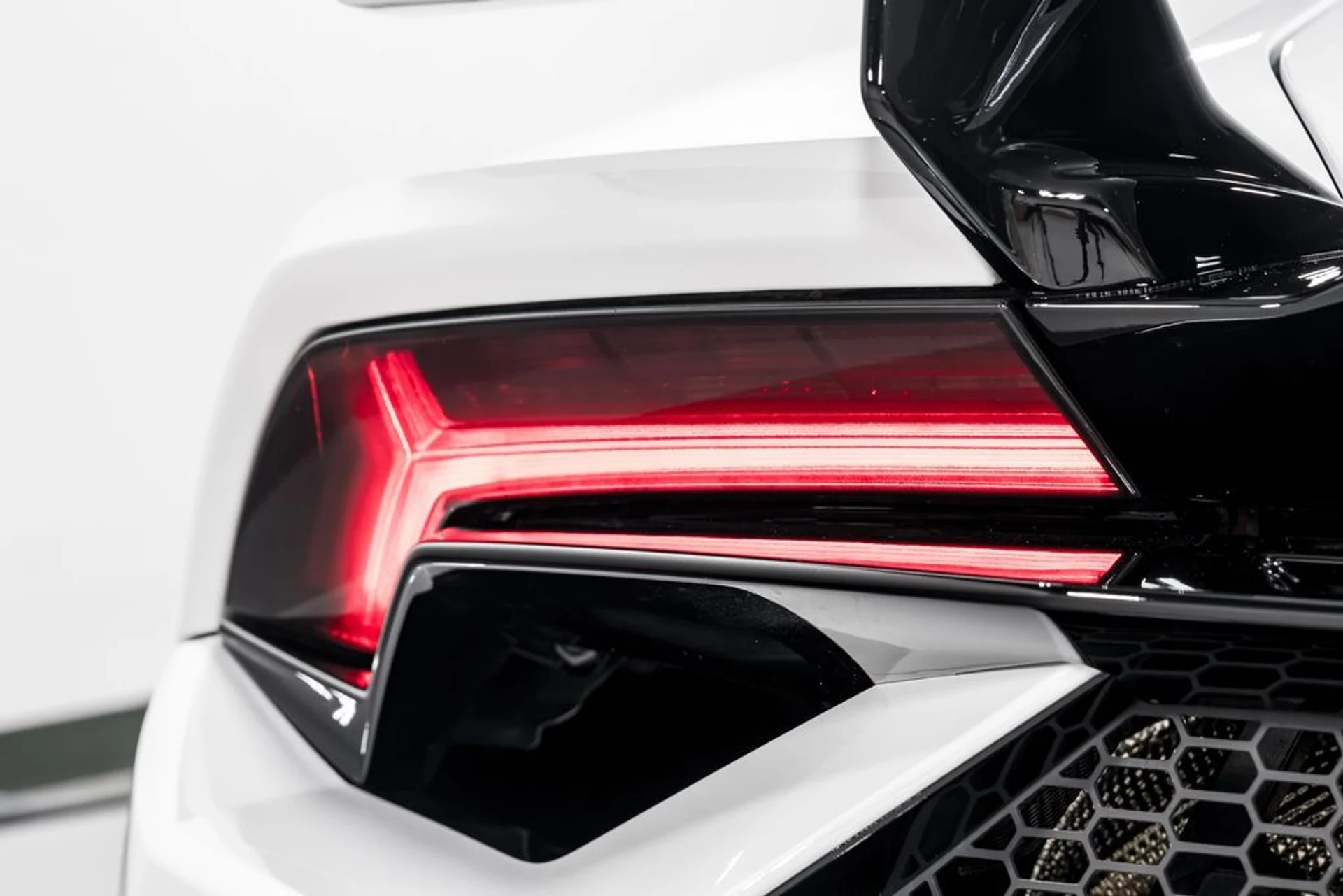 mph052_2519323942_823a4985911a4f51a81b0b58979f111fx_0d38e195dd