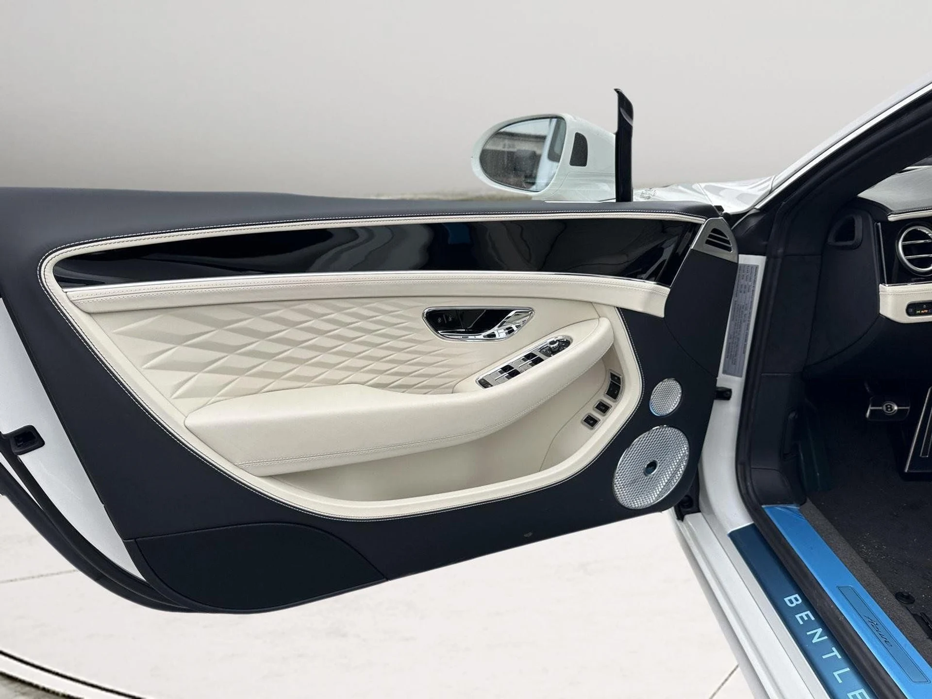 mph052_2529114492_dcc20a197839c91458a9265f43f96359_88ee822c9e