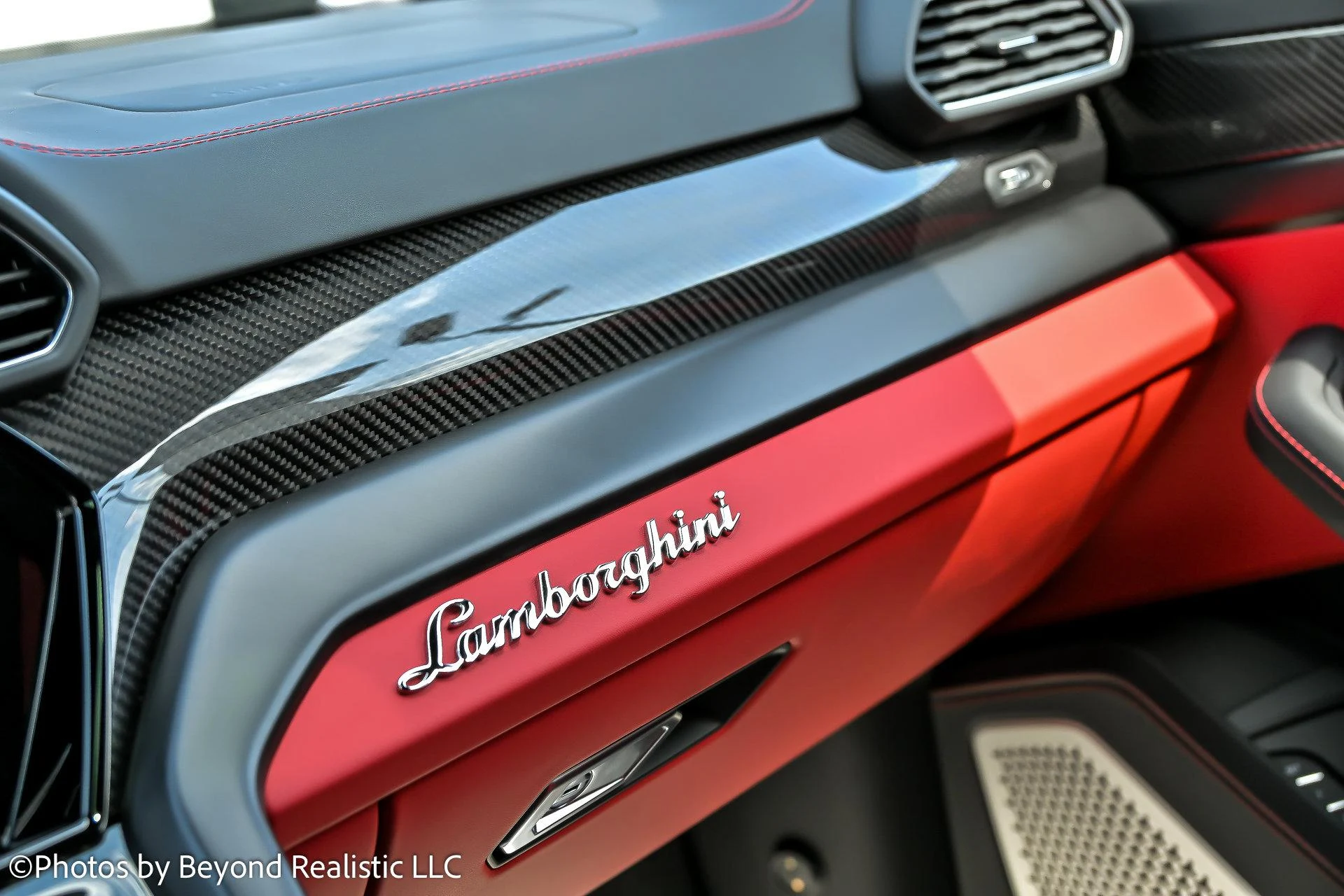 mph052_2533613864_Used_2022_Lamborghini_Urus_1753948956_0717c150a8