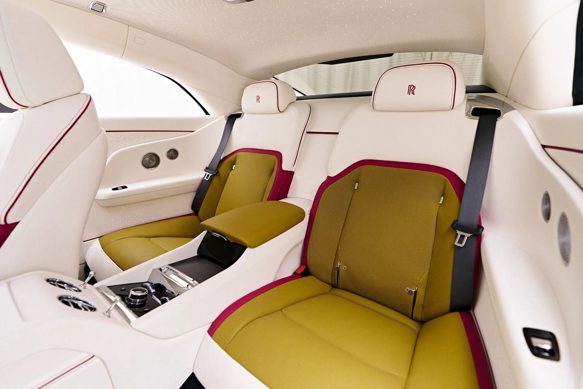 mph052_2551146277_Used_2024_Rolls_Royce_Spectre_1753235106_d1255d2e6b