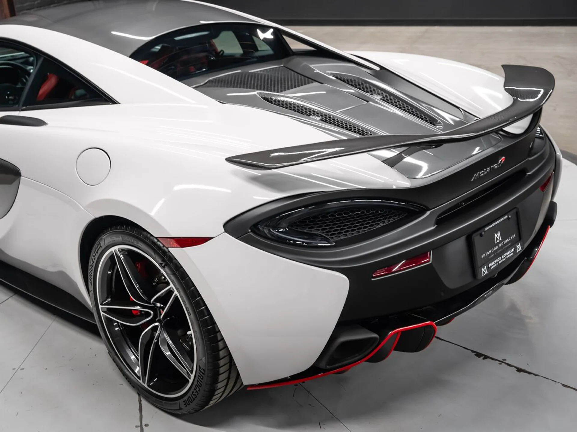 mph052_2560661887_mclaren_570s_2017_15a0bf908d