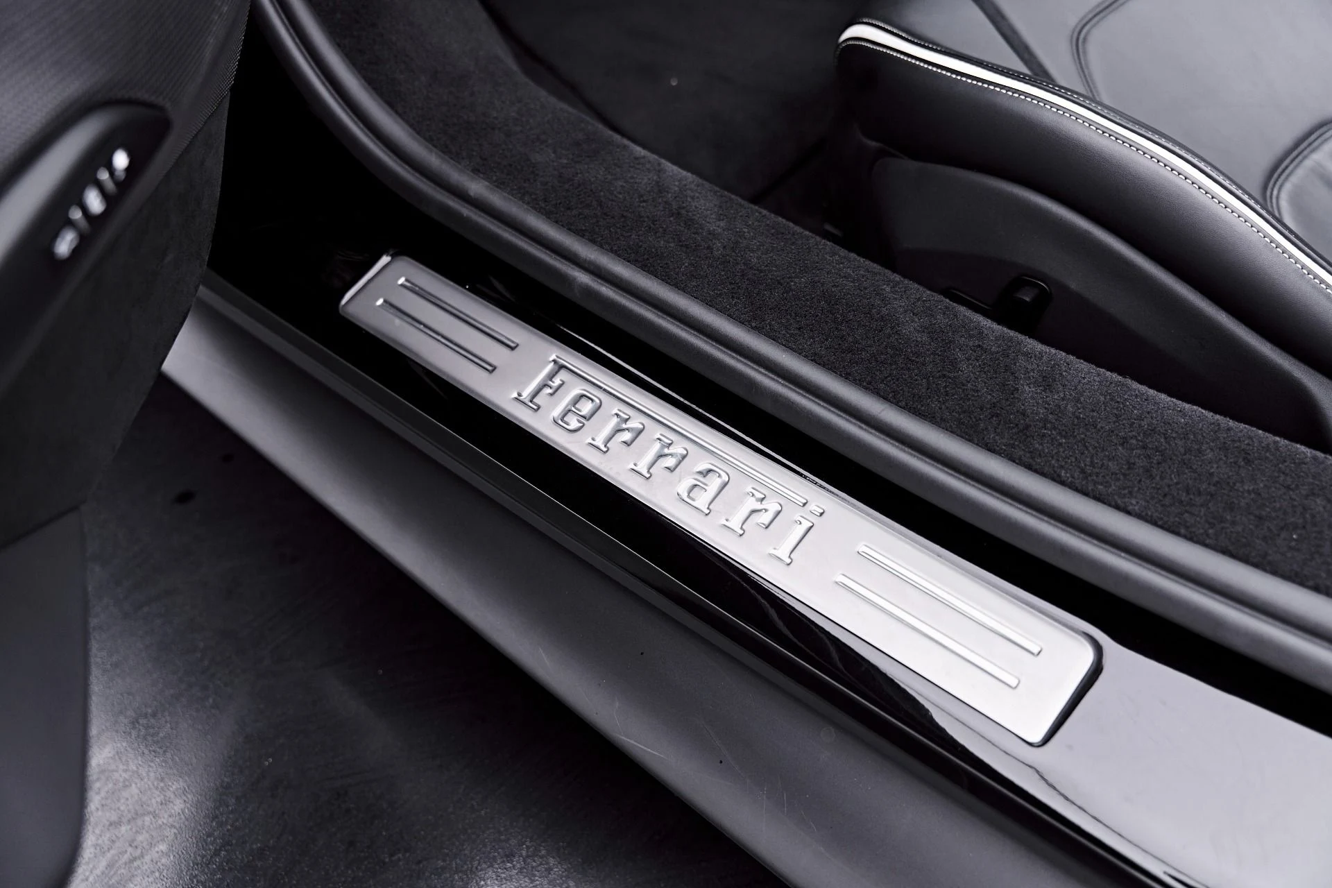 mph052_2569167501_Used_2024_Ferrari_296_GTS_1787614495_d687135446