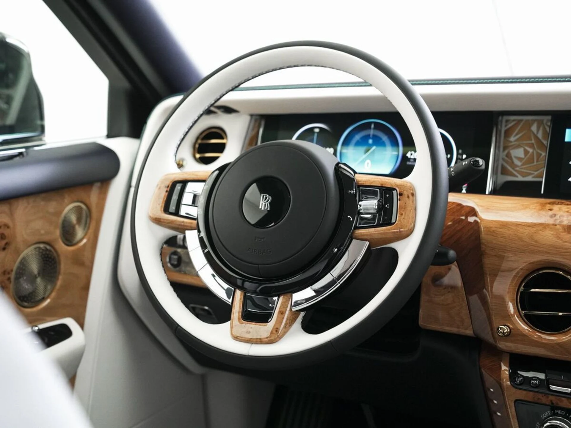 mph052_25702657_r8vildryl7ny7v40sjrk8udns3xe_35742d743d