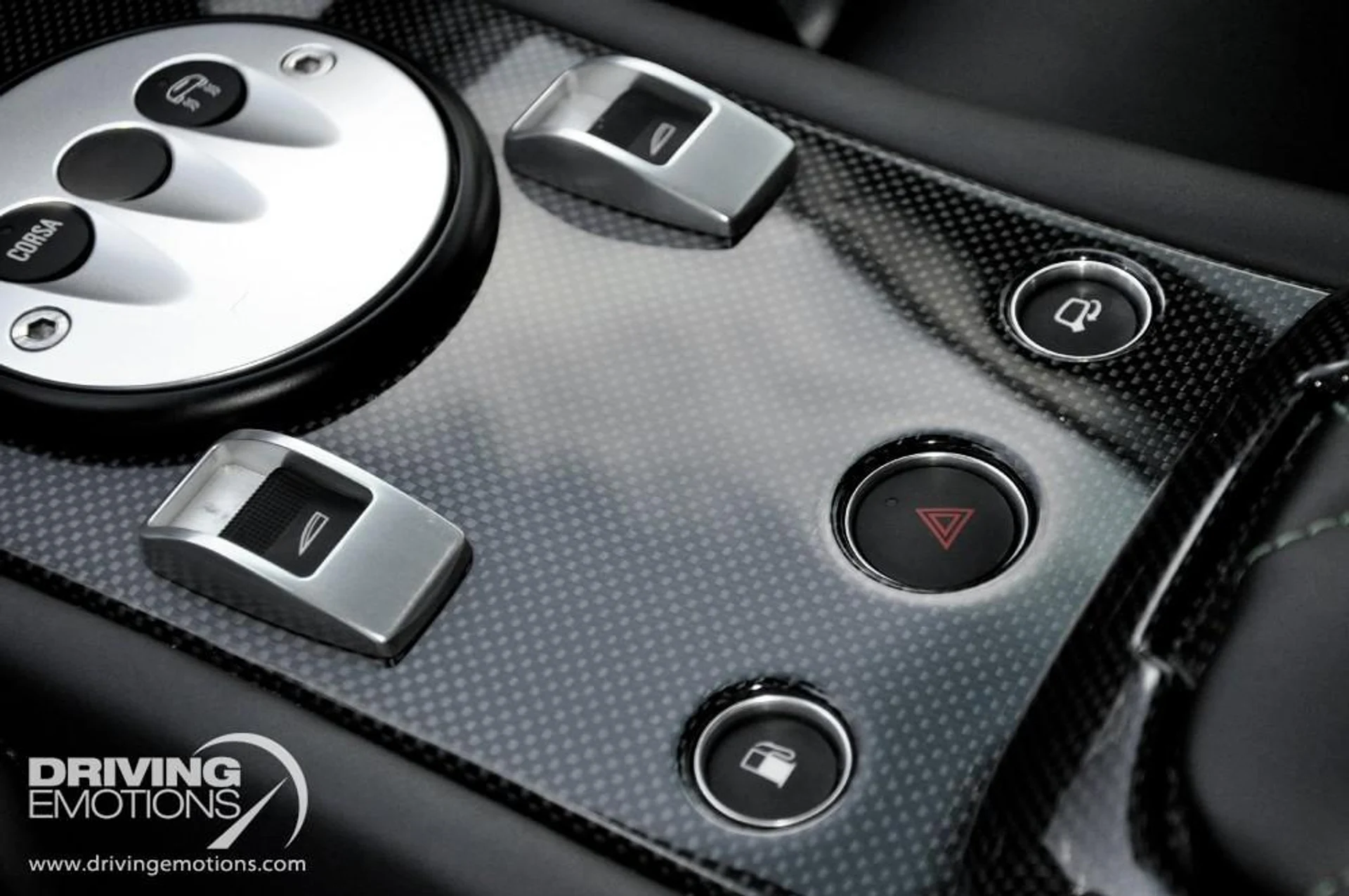 mph052_2579939847_15_p53_l_f7855dfece