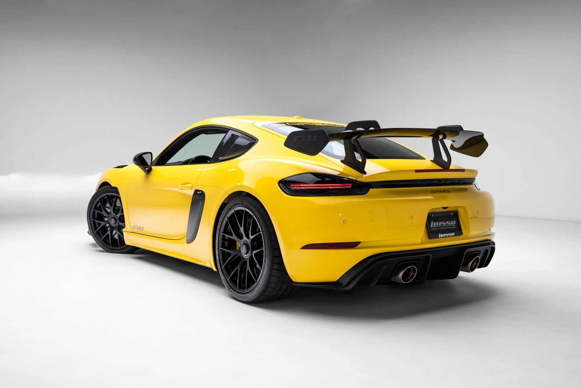 mph052_2583682511_Used_2024_Porsche_718_Cayman_GT_4_RS_1775511428_d3a2535e5f