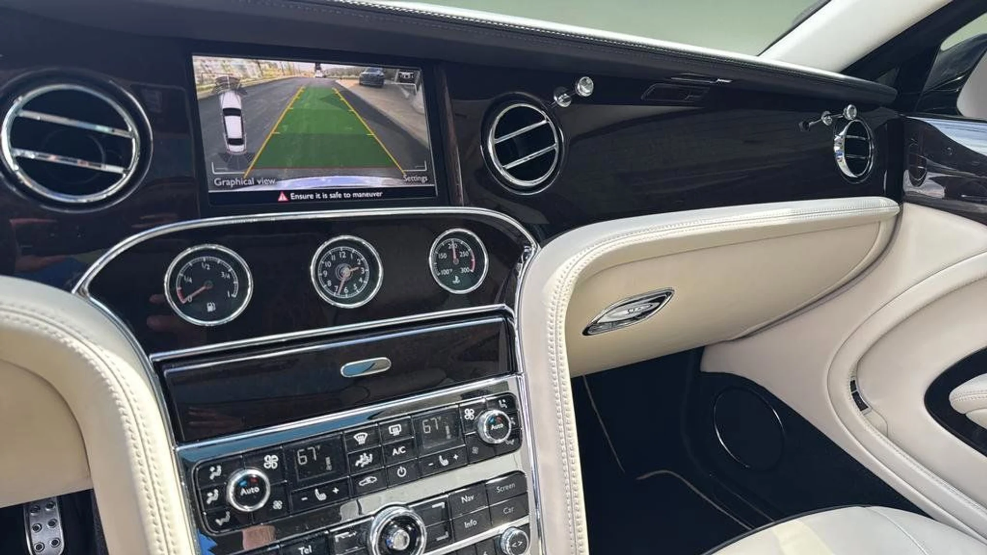 mph052_2610218232_d99f51048a3847efb7ee88959846ede9_d989a7b009