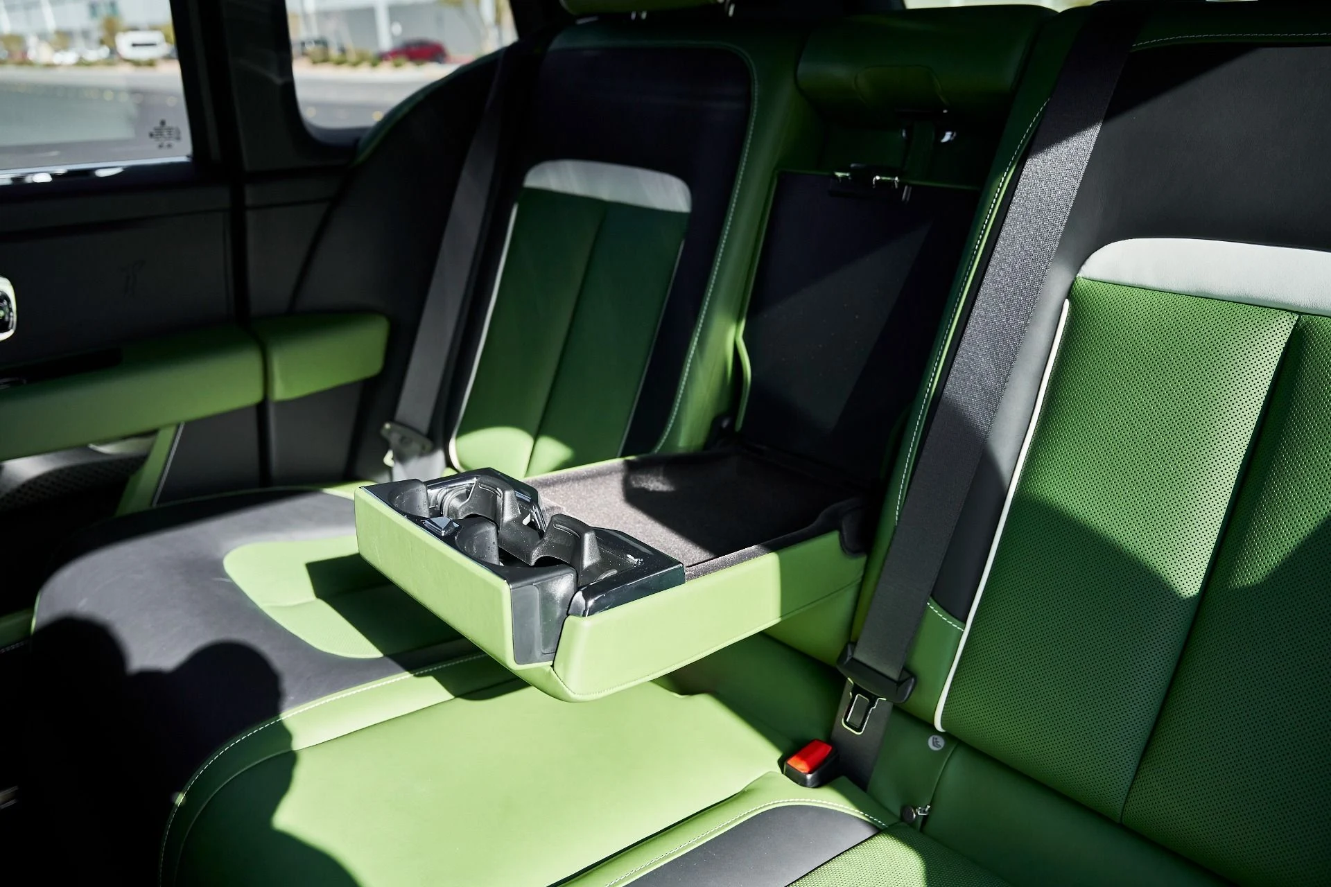 mph052_2633261066_Used_2023_Rolls_Royce_Cullinan_Black_Badge_1769736508_b7d2859c89