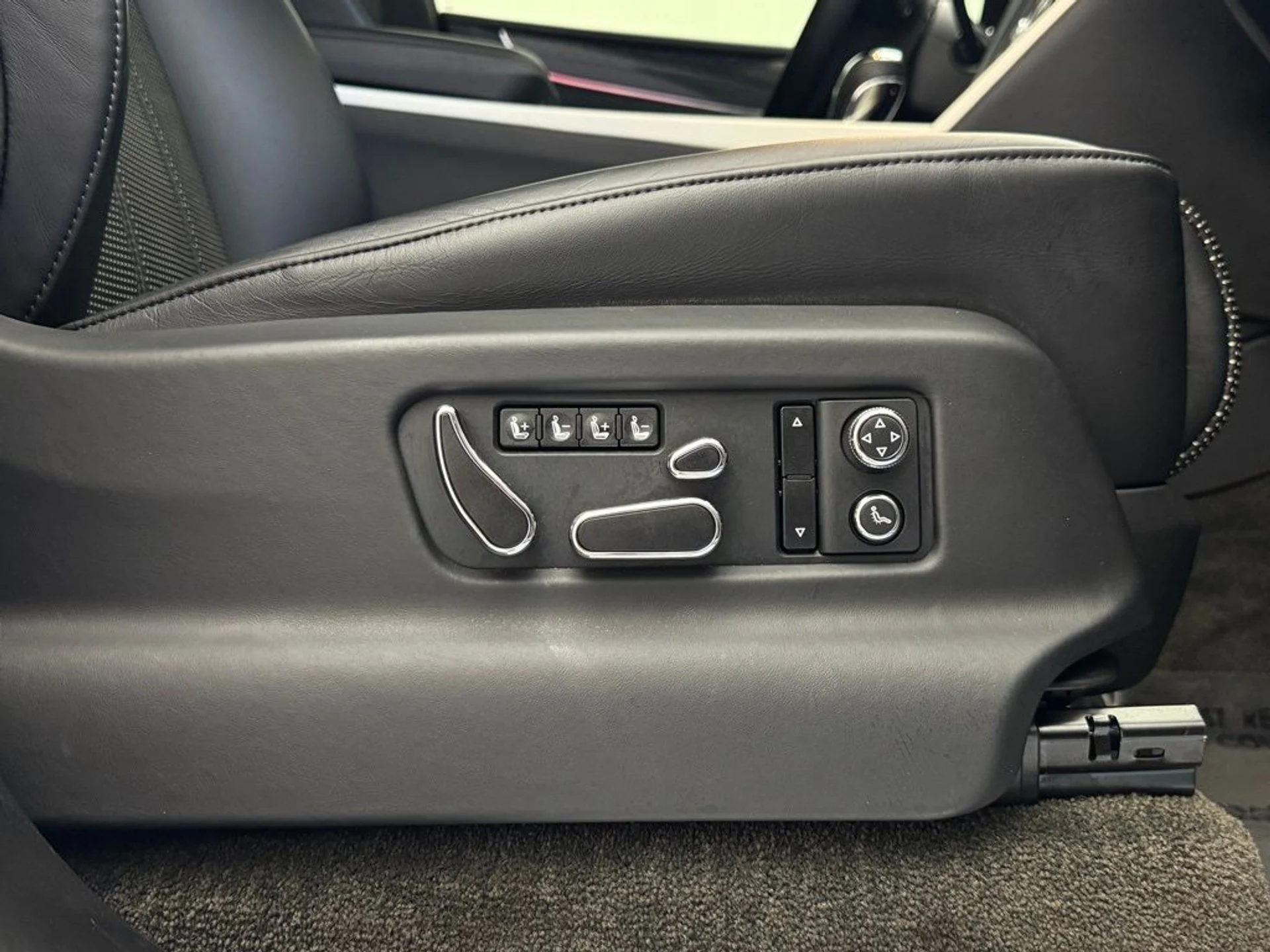 mph052_2635852357_2ampob8i4i533222r6pgl55cz8nc_ccad90ff1e